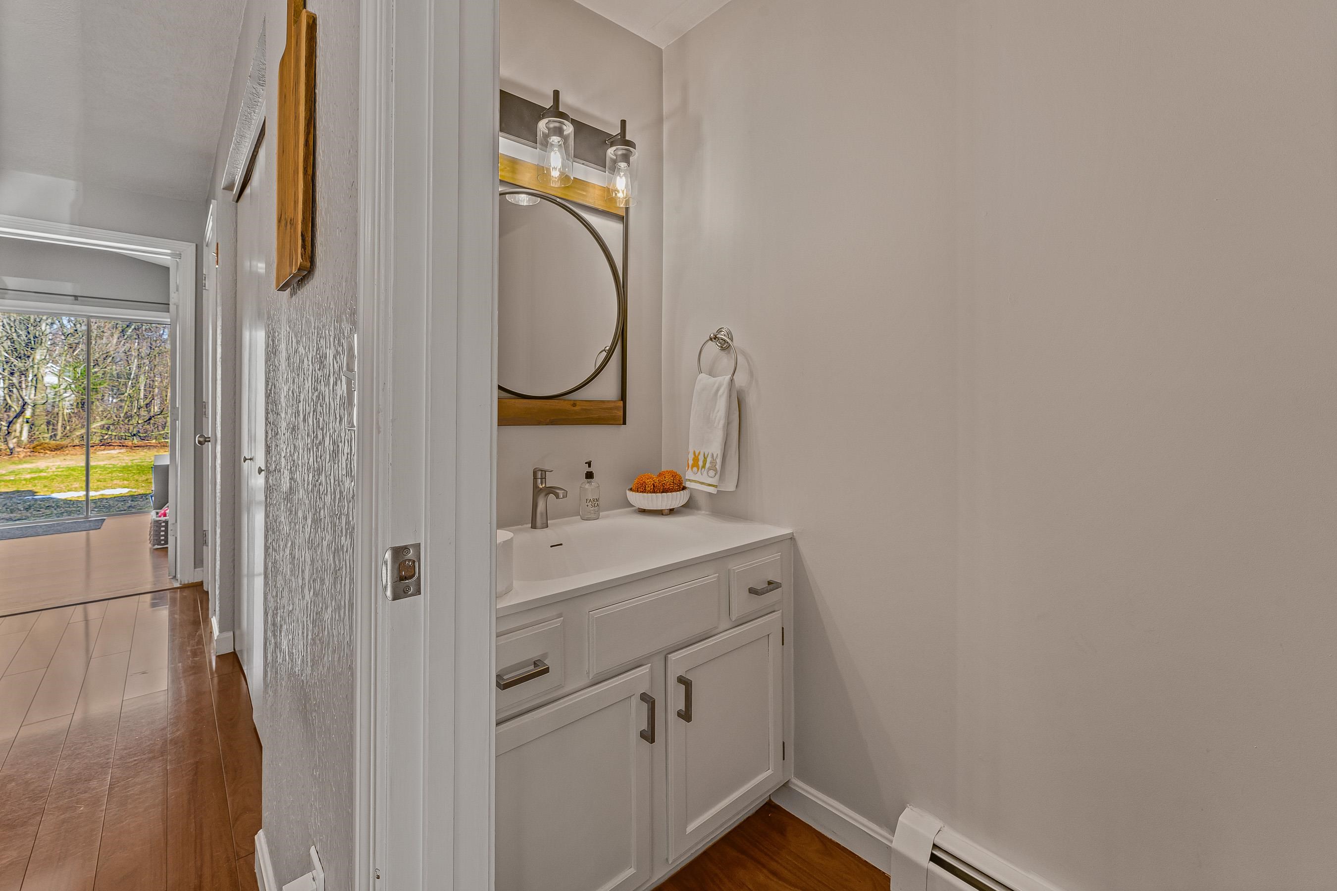 23 Tanglewood Dr, Hampstead, NH 03826