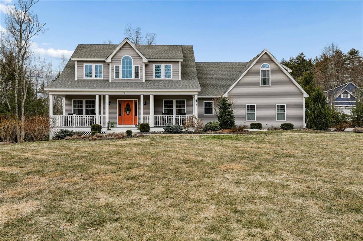 5 Whiting Farm Dr, Amherst, NH 03031