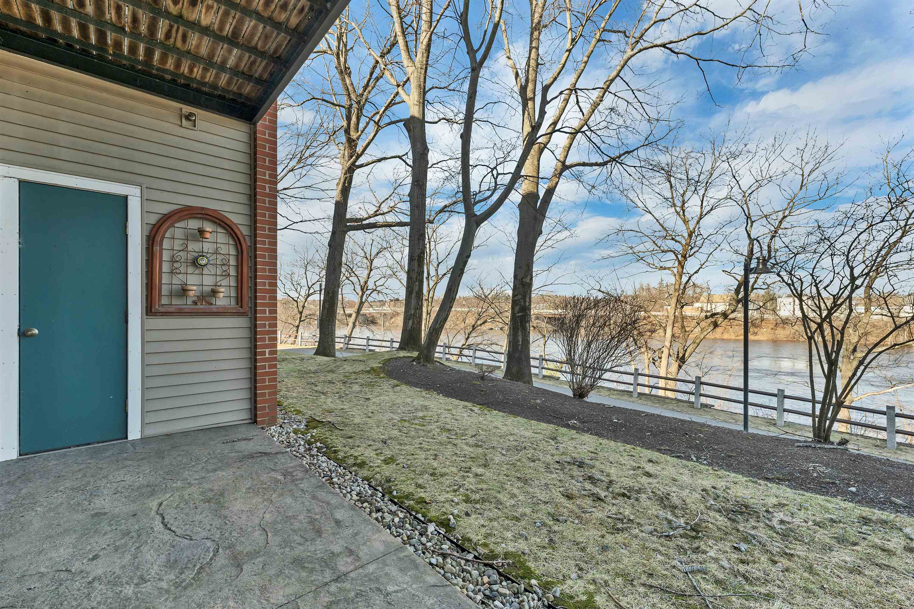 Homes for sale in Manchester, NH | 117 Riverwalk Wy #4F, Manchester, NH 03101 | MLS# 5079998