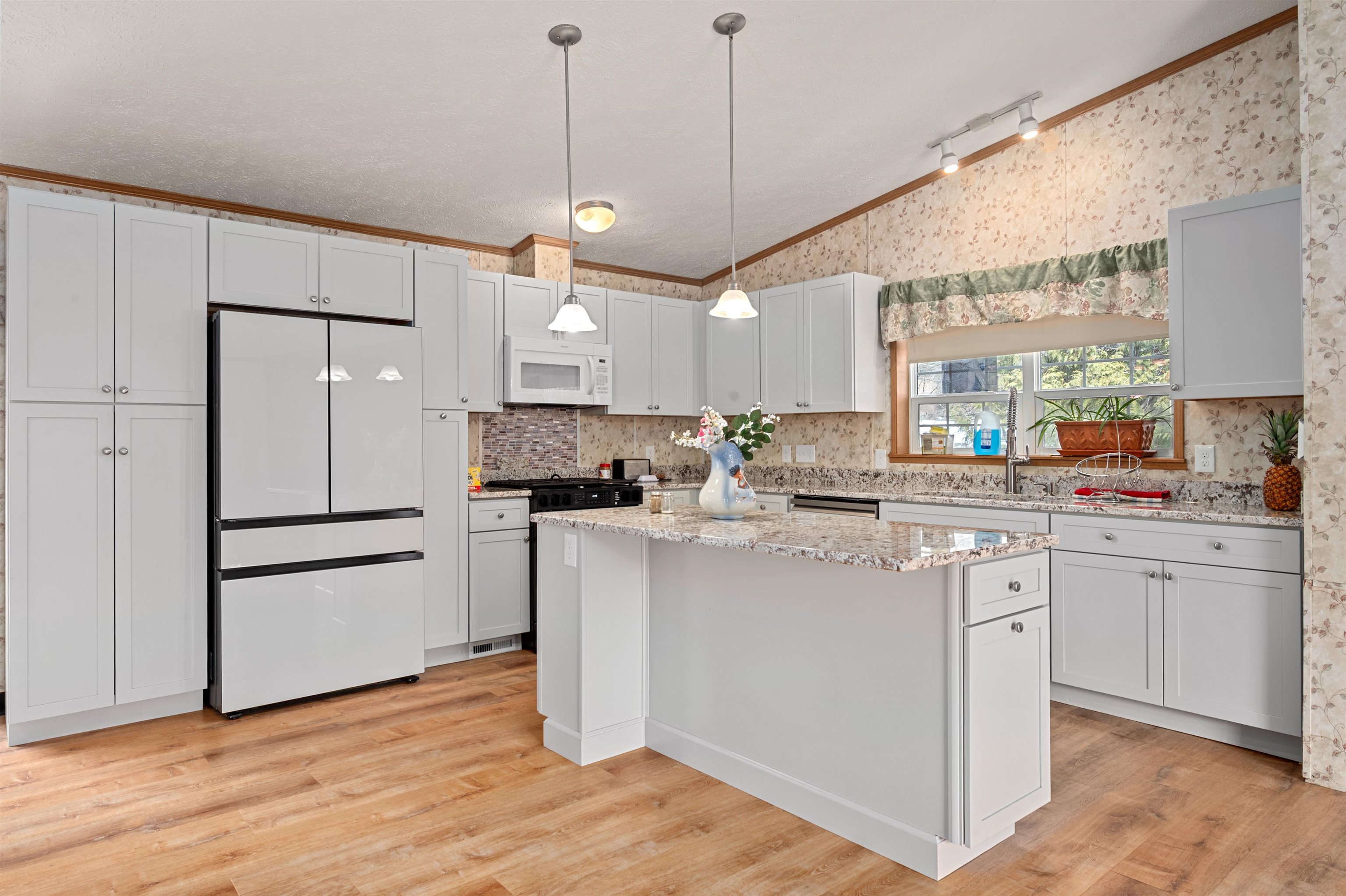 709 S Main St, Franklin, NH 03235