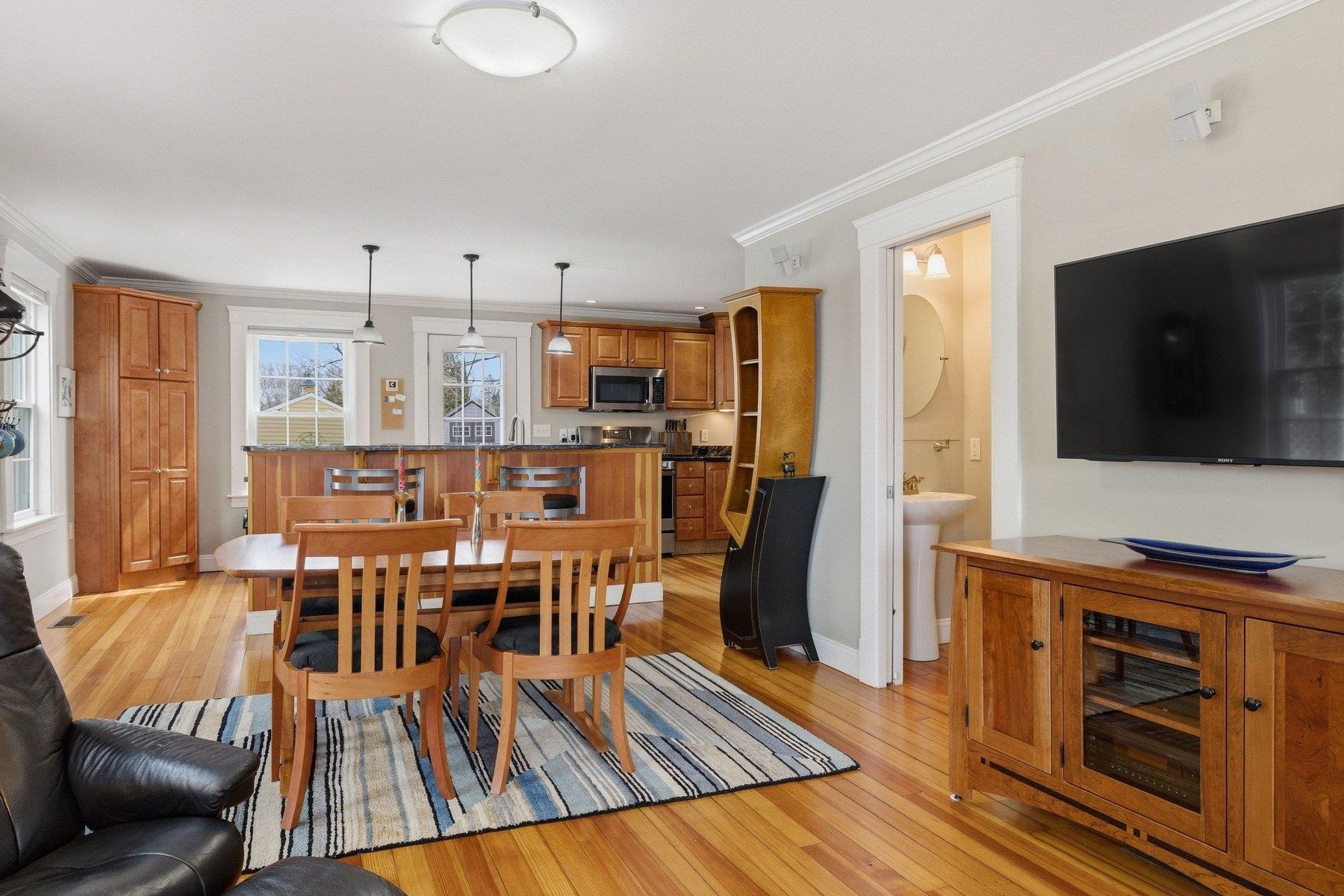 962 Islington St, Portsmouth, NH 03801