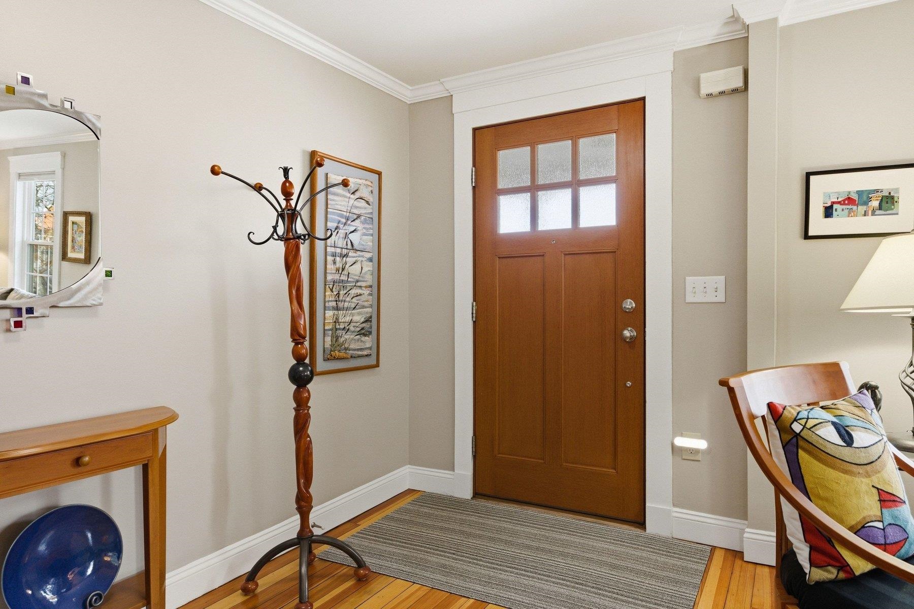 962 Islington St #1, Portsmouth, NH 03801