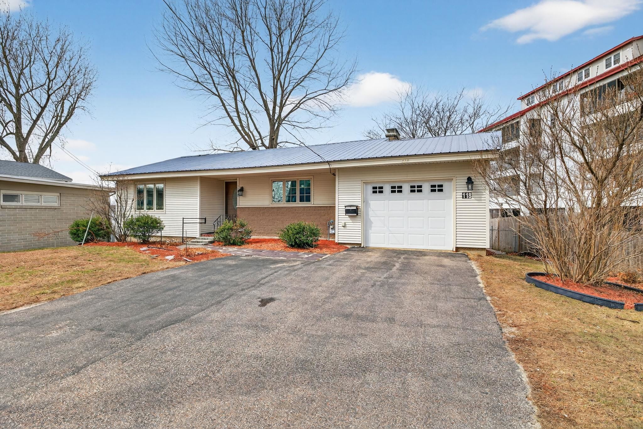 118 River Rd, Manchester, NH 03104