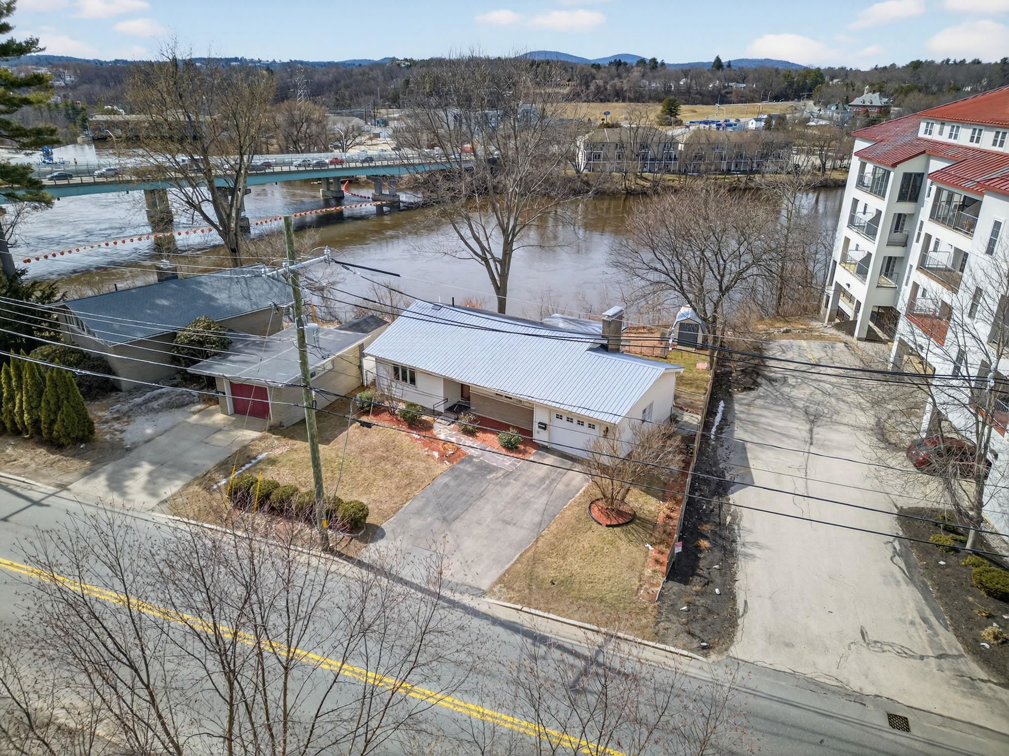 118 River Rd, Manchester, NH 03104