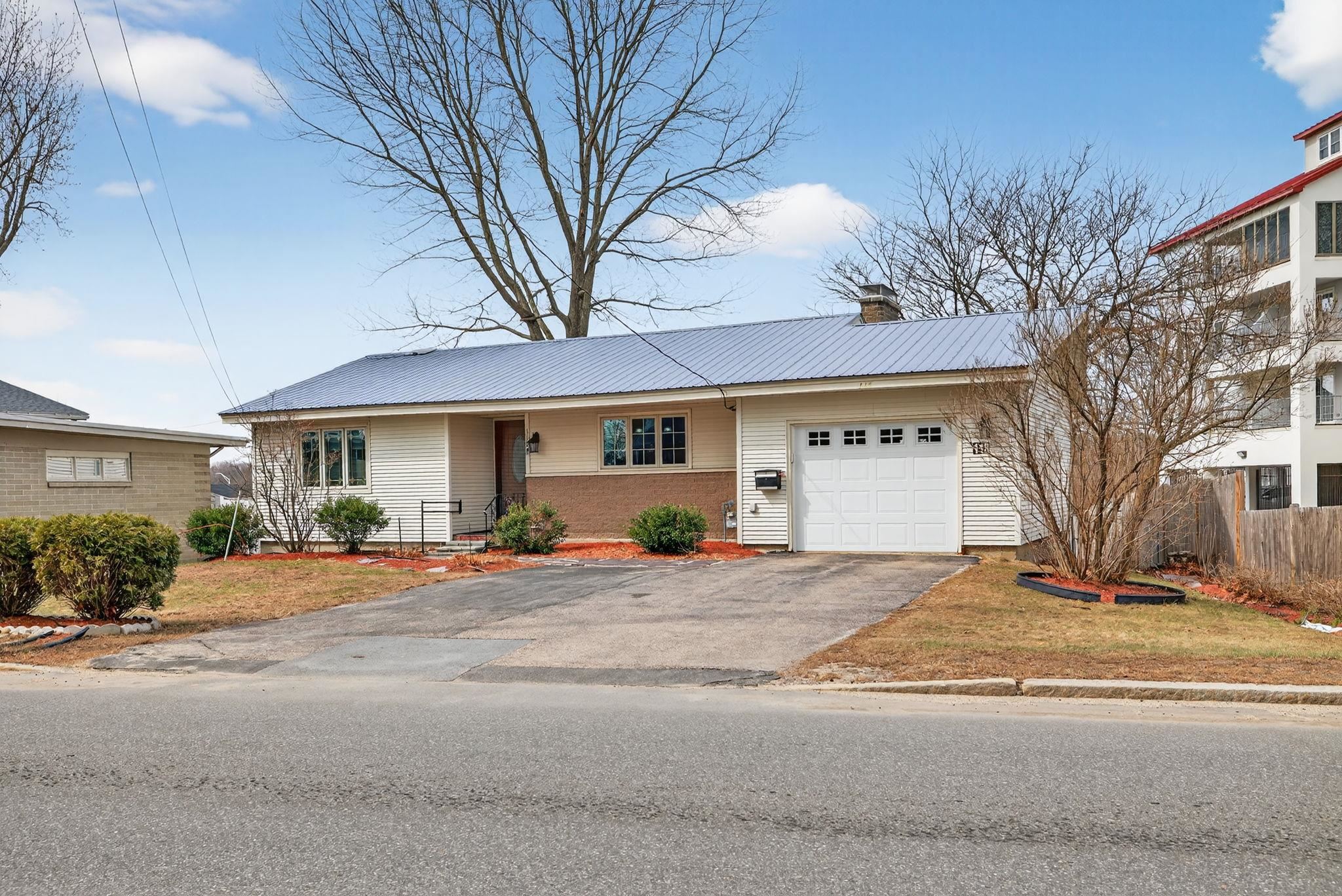 118 River Rd, Manchester, NH 03104