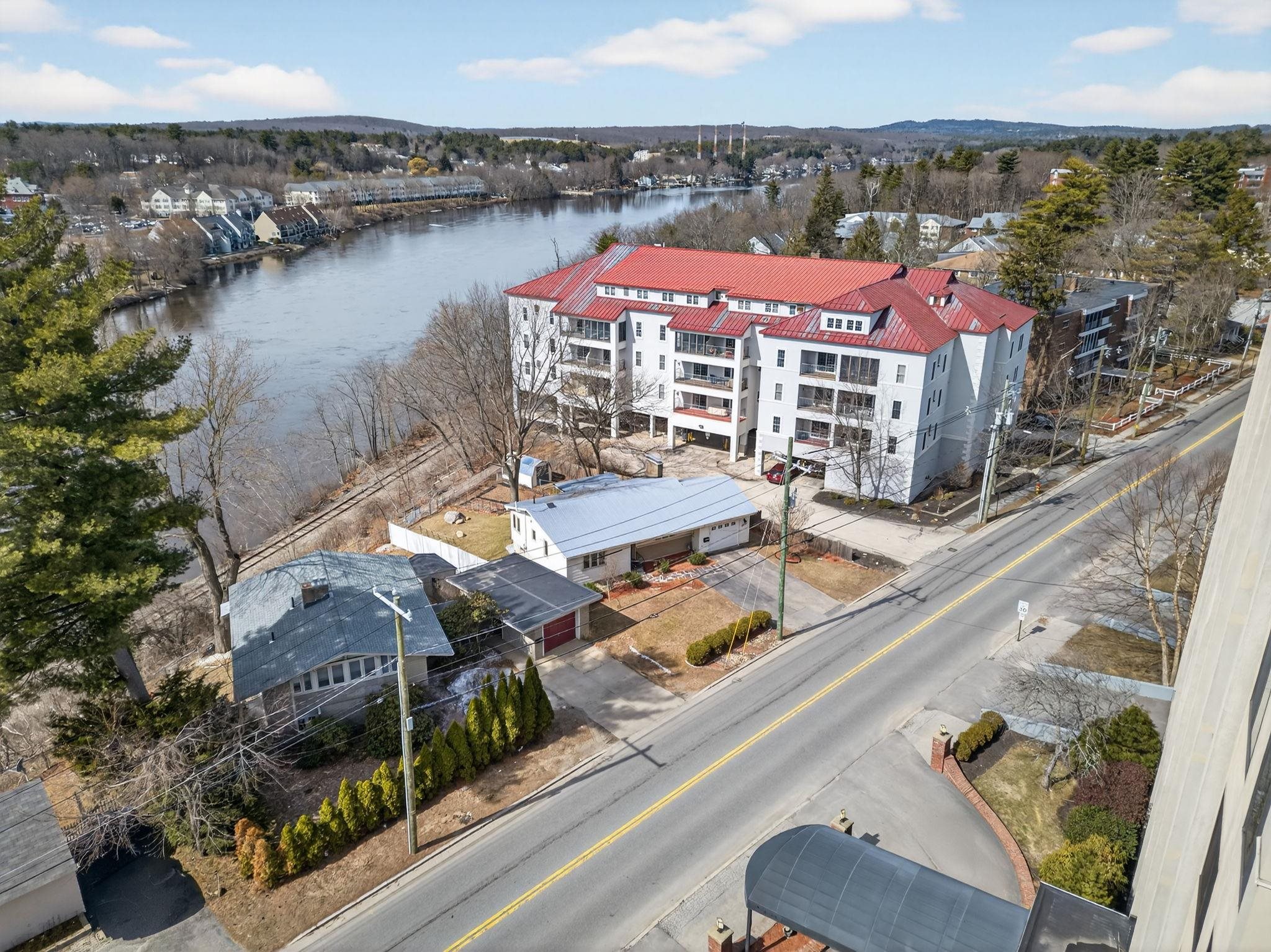 118 River Rd, Manchester, NH 03104