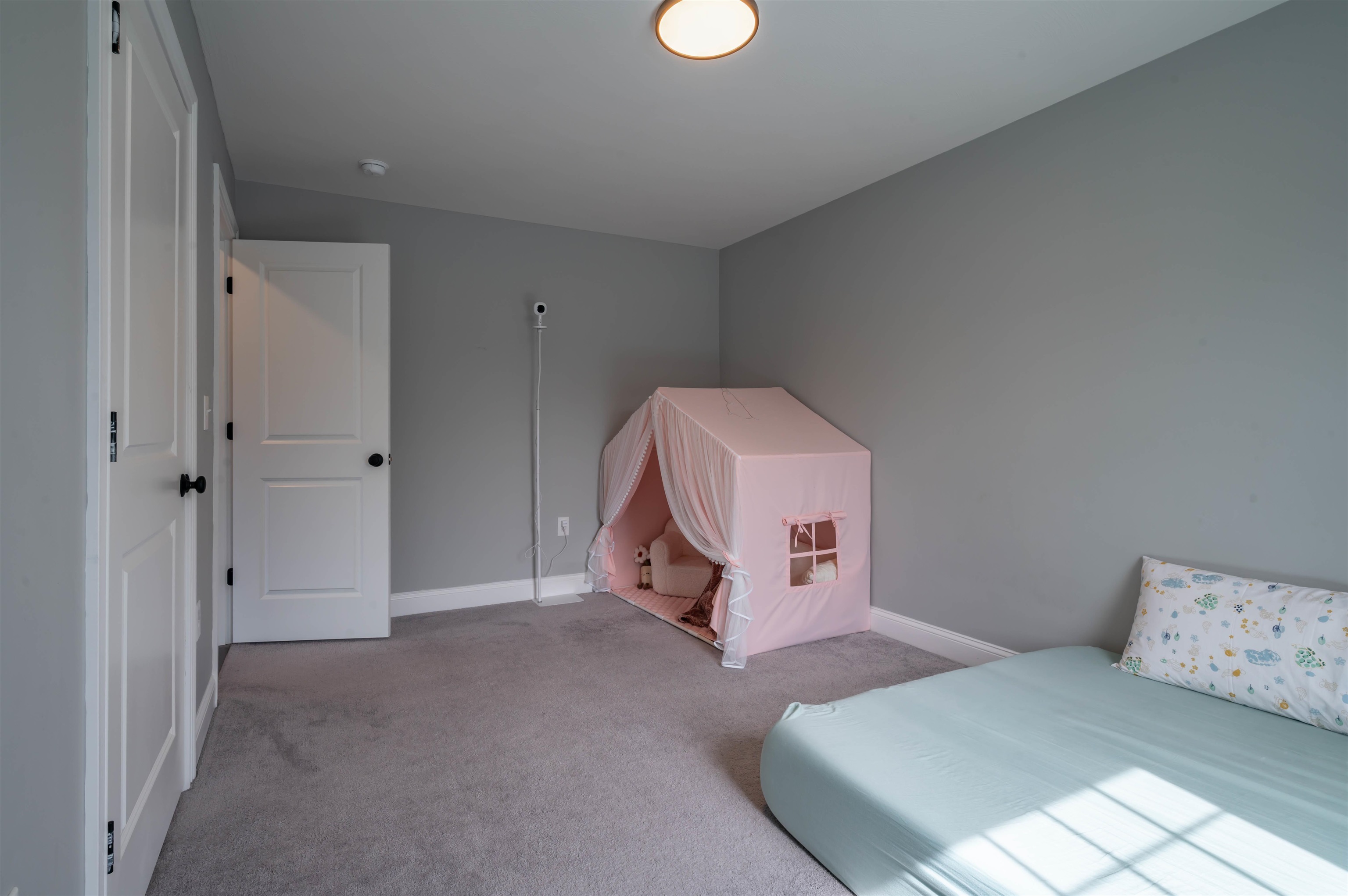 285B Webster St, Hudson, NH 03051