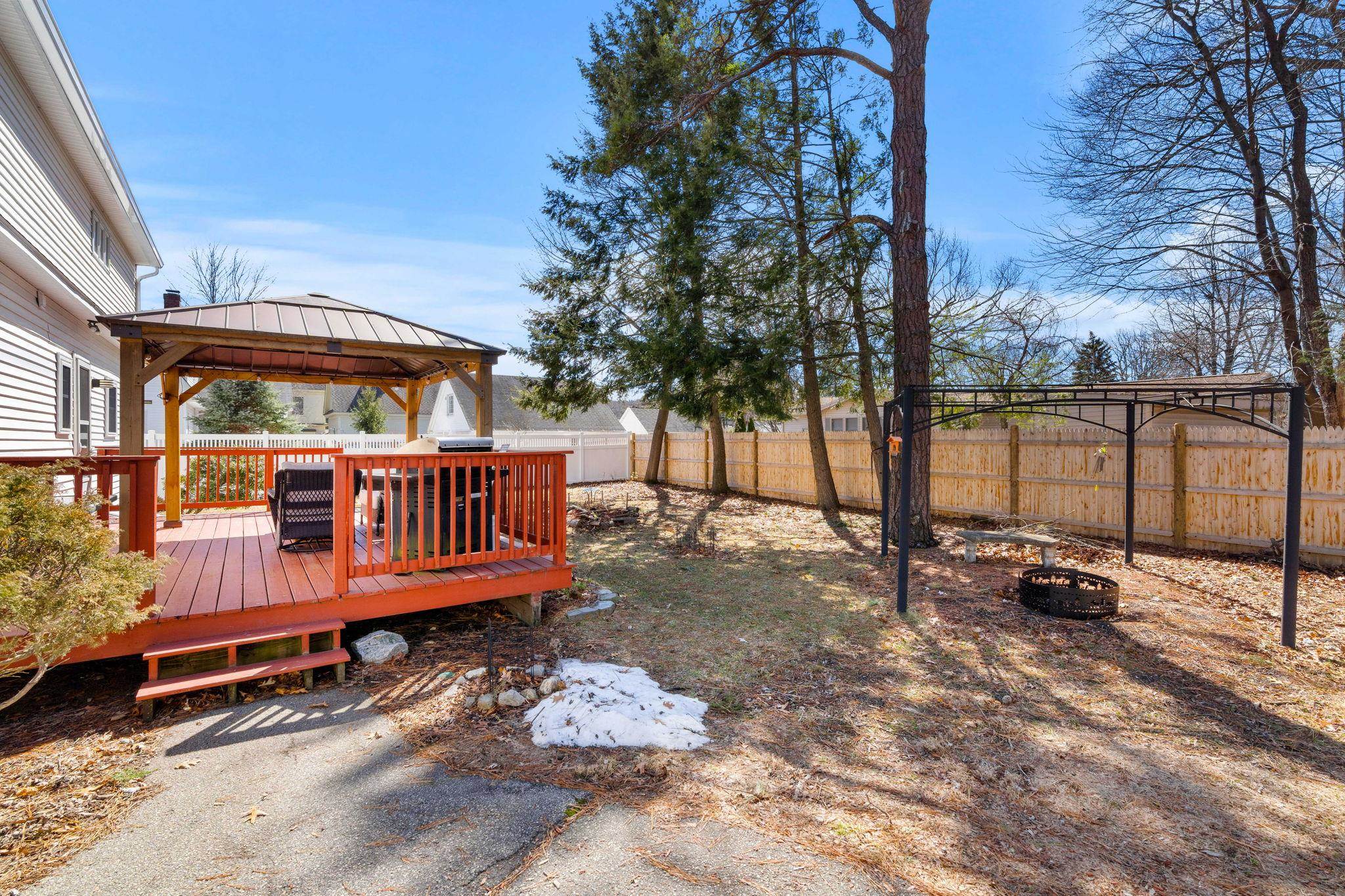 23 Eastman St, Nashua, NH 03060