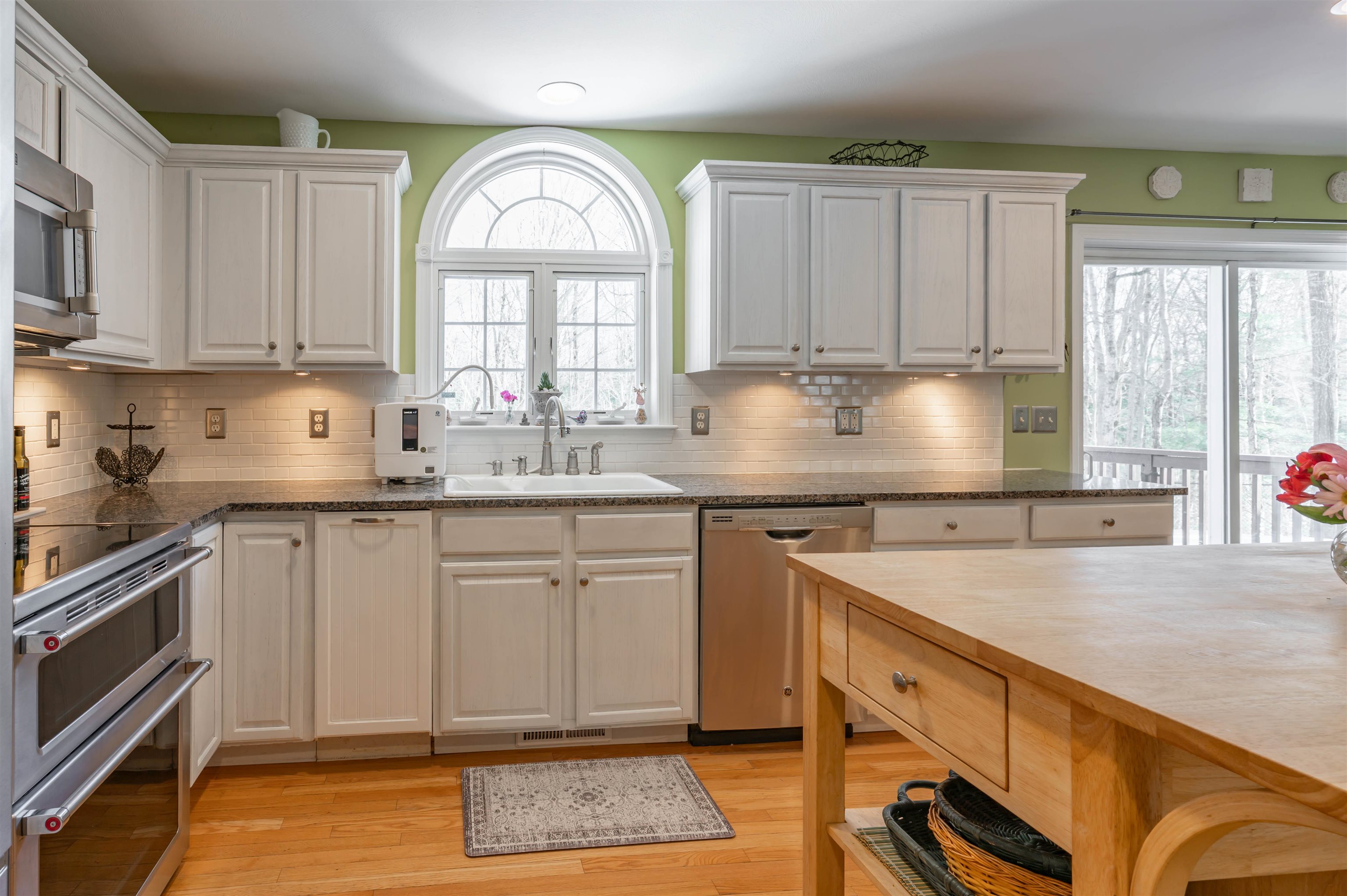 116 Beech Hill Rd, Mont Vernon, NH 03057