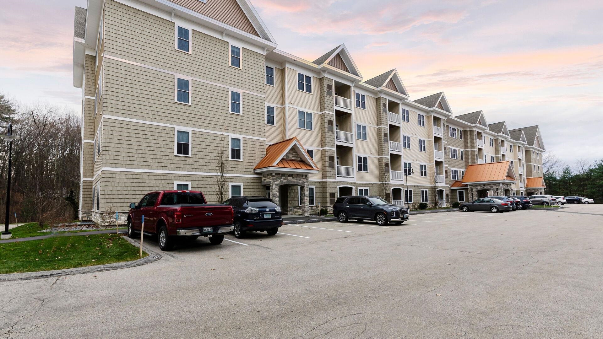 2 Henry David Dr, Nashua, NH 03062