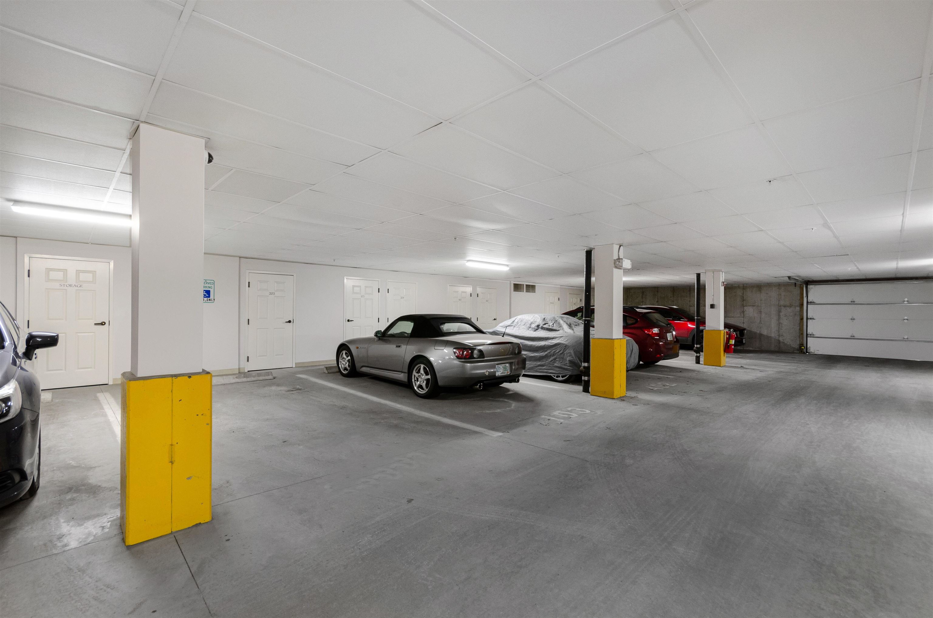 2 Henry David Dr #207, Nashua, NH 03062