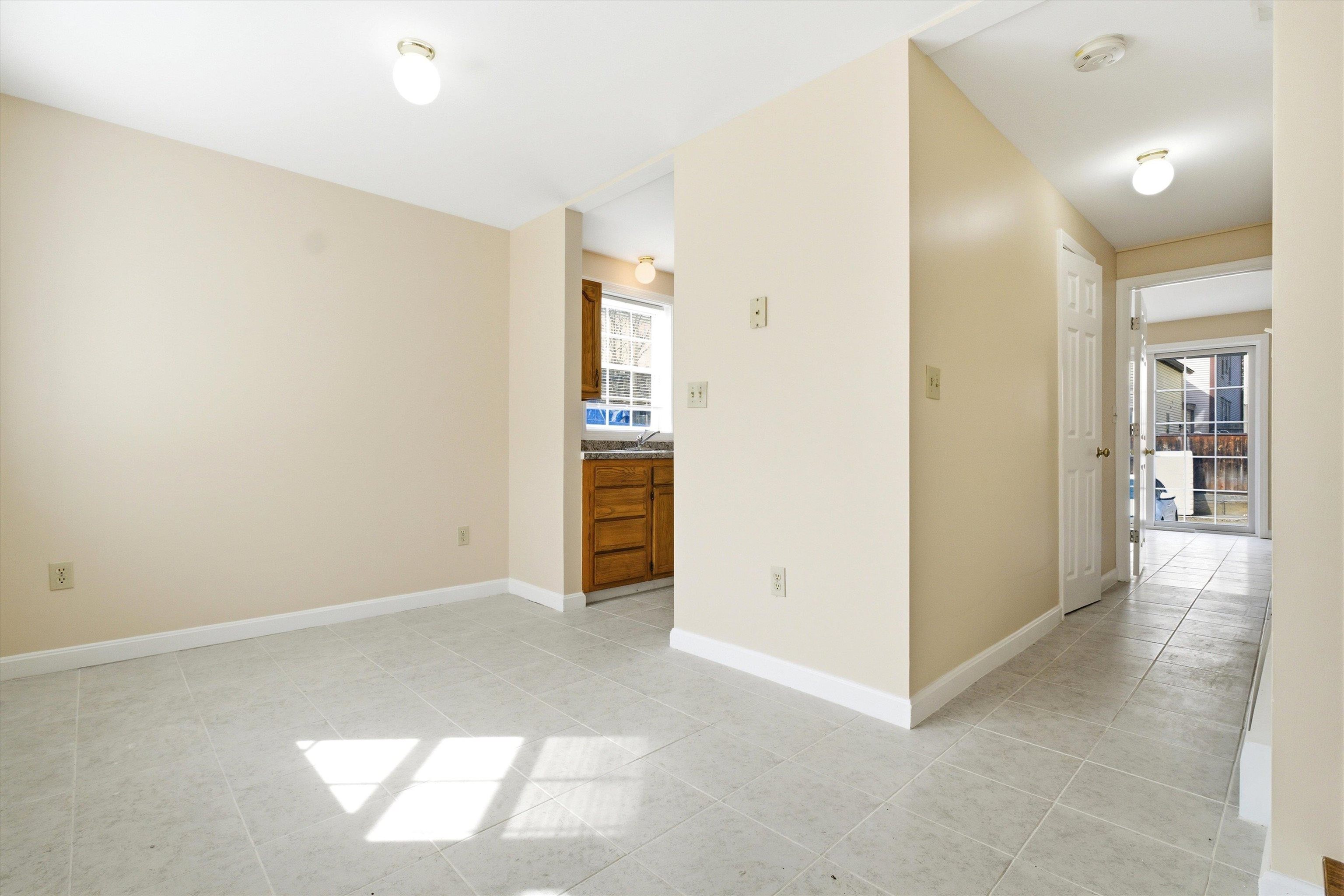 180 Spruce St, Manchester, NH 03103