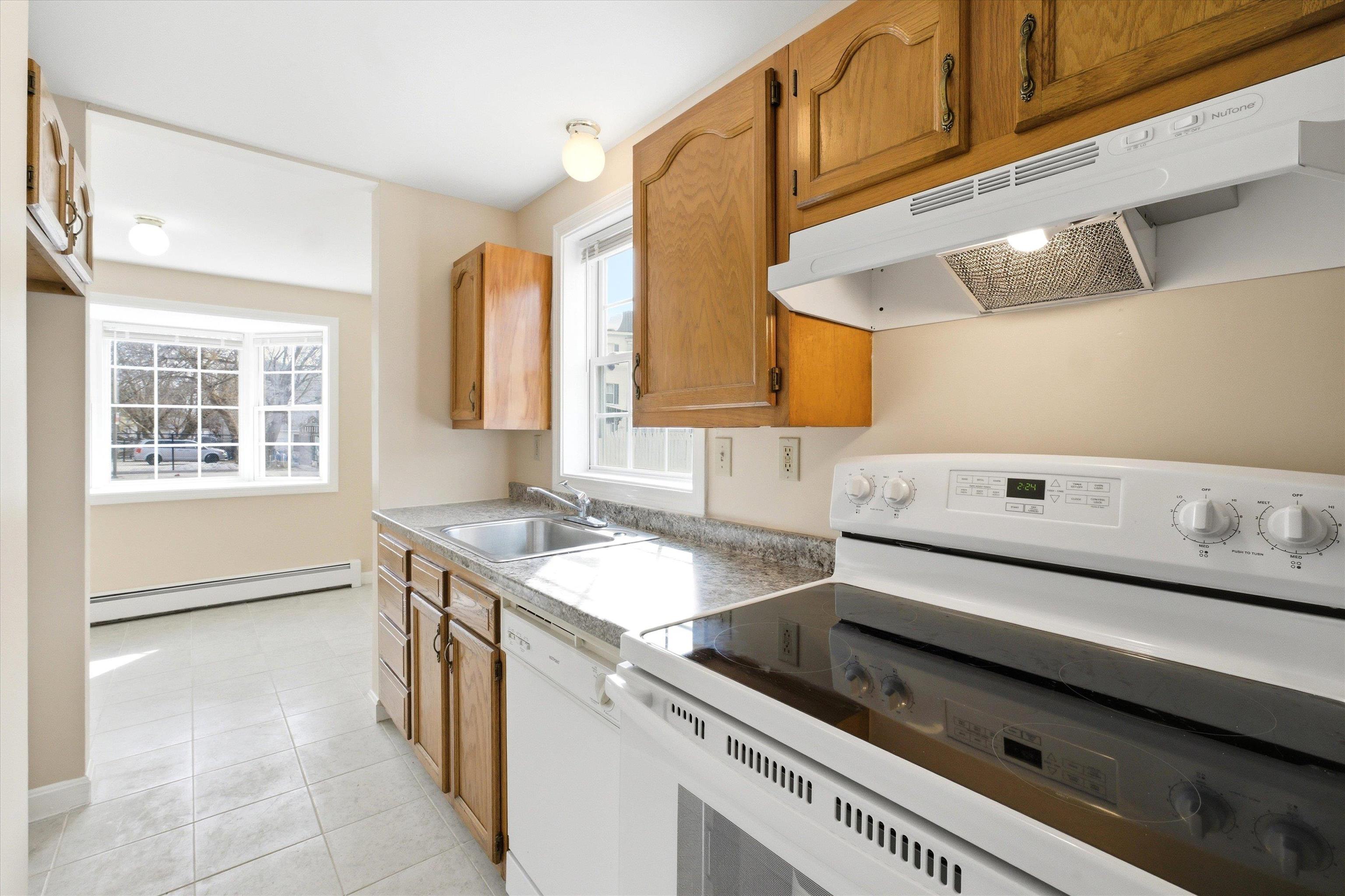 180 Spruce St, Manchester, NH 03103