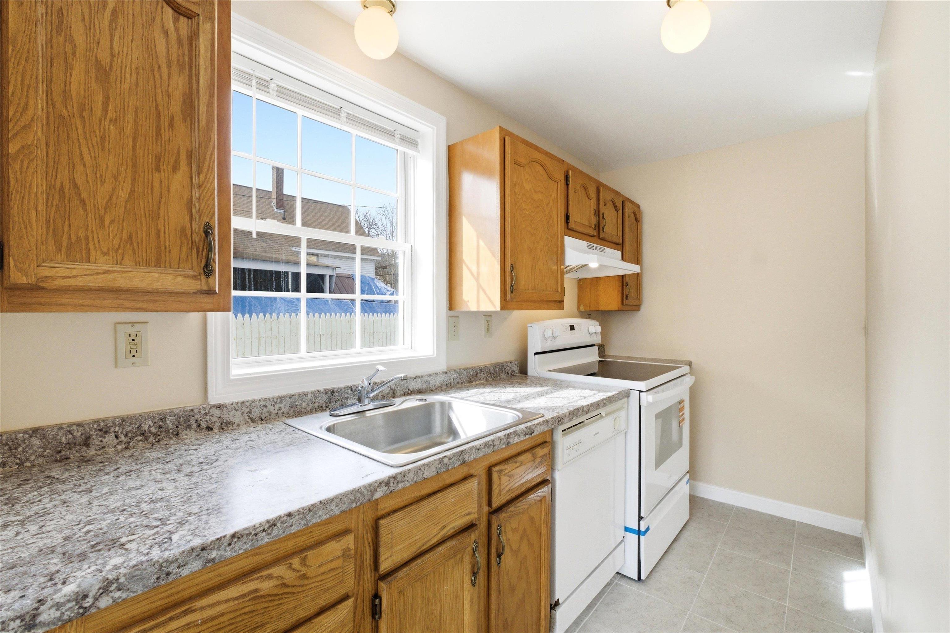 180 Spruce St, Manchester, NH 03103