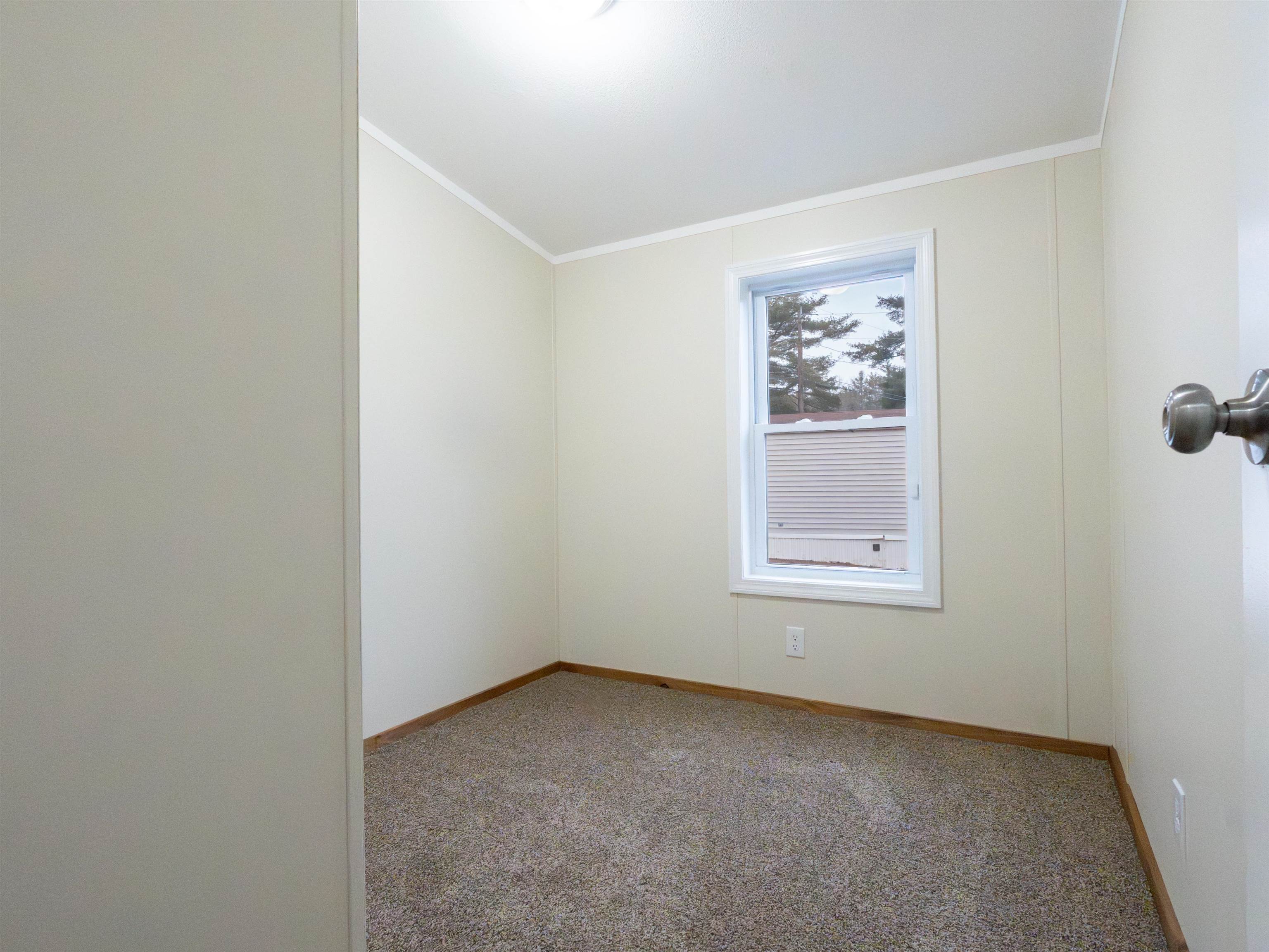 18 Springbrook St, Hinsdale, NH 03451