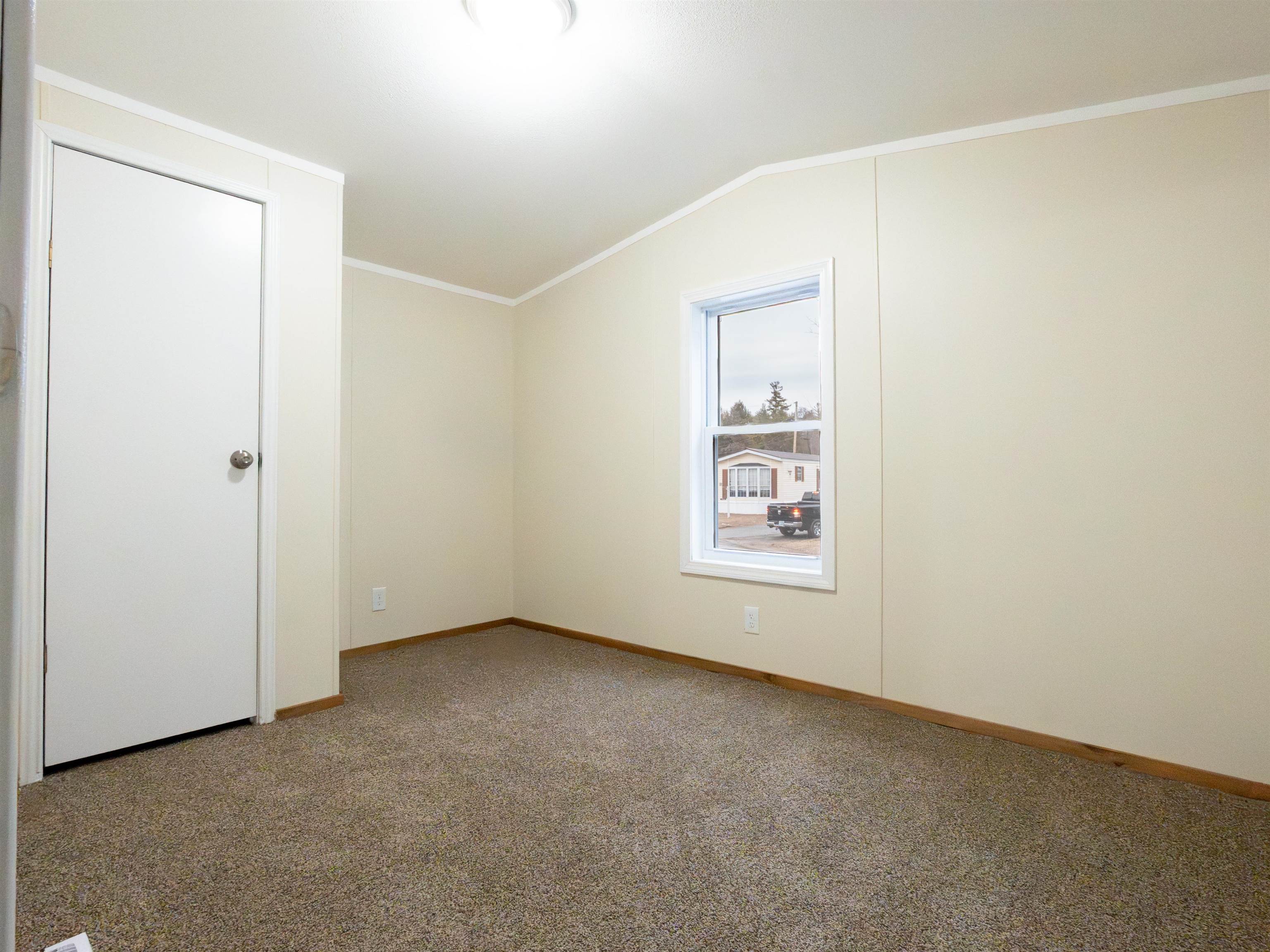 18 Springbrook St, Hinsdale, NH 03451