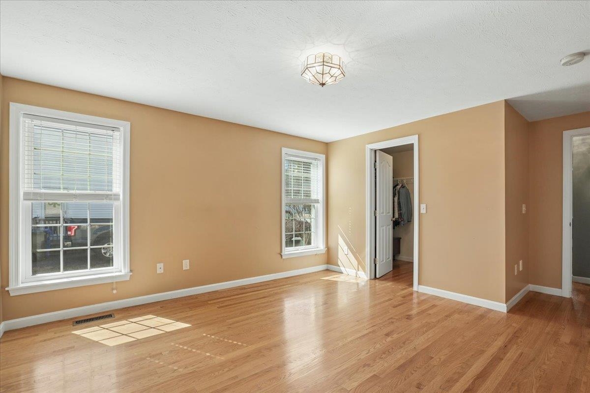 250 Pasture Dr, Manchester, NH 03102