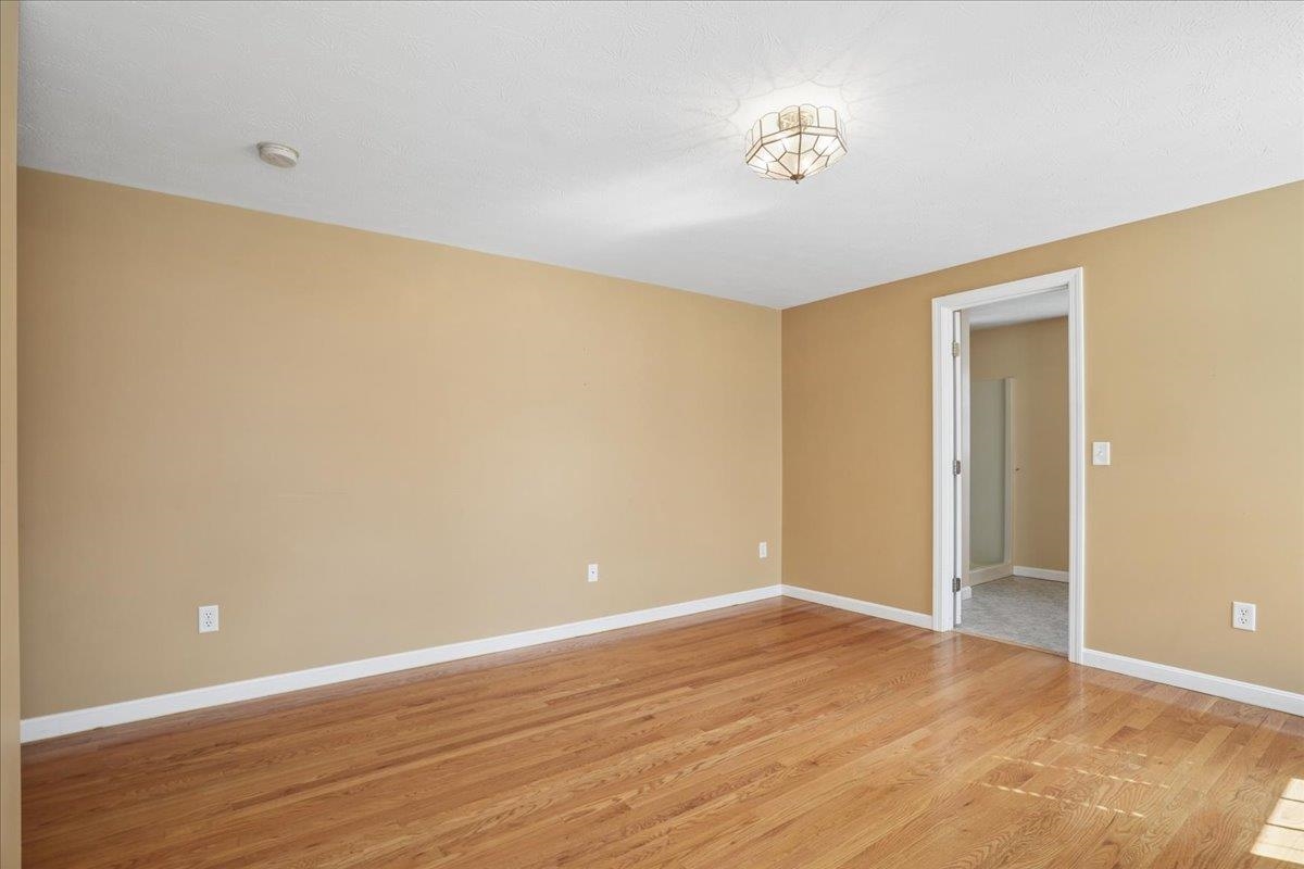 250 Pasture Dr, Manchester, NH 03102