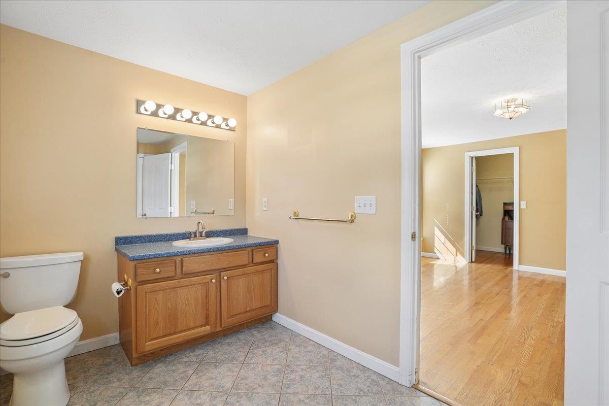 250 Pasture Dr, Manchester, NH 03102