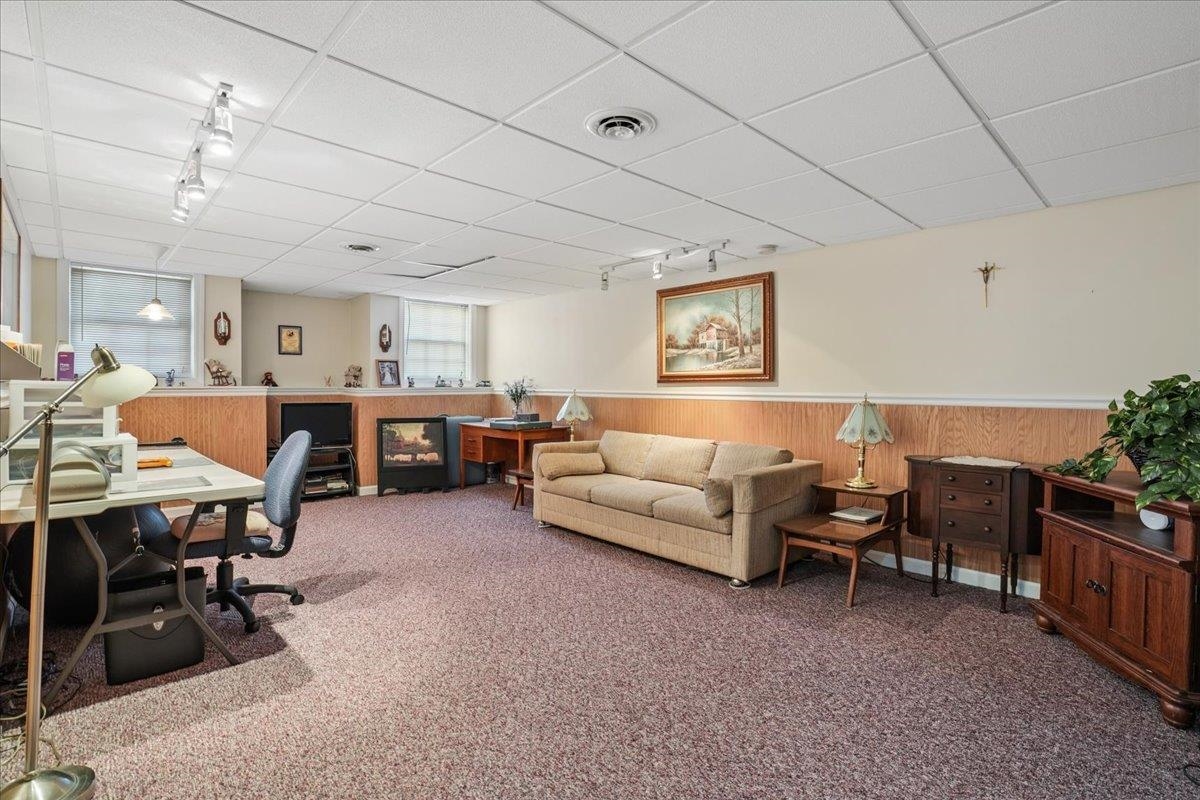 250 Pasture Dr, Manchester, NH 03102