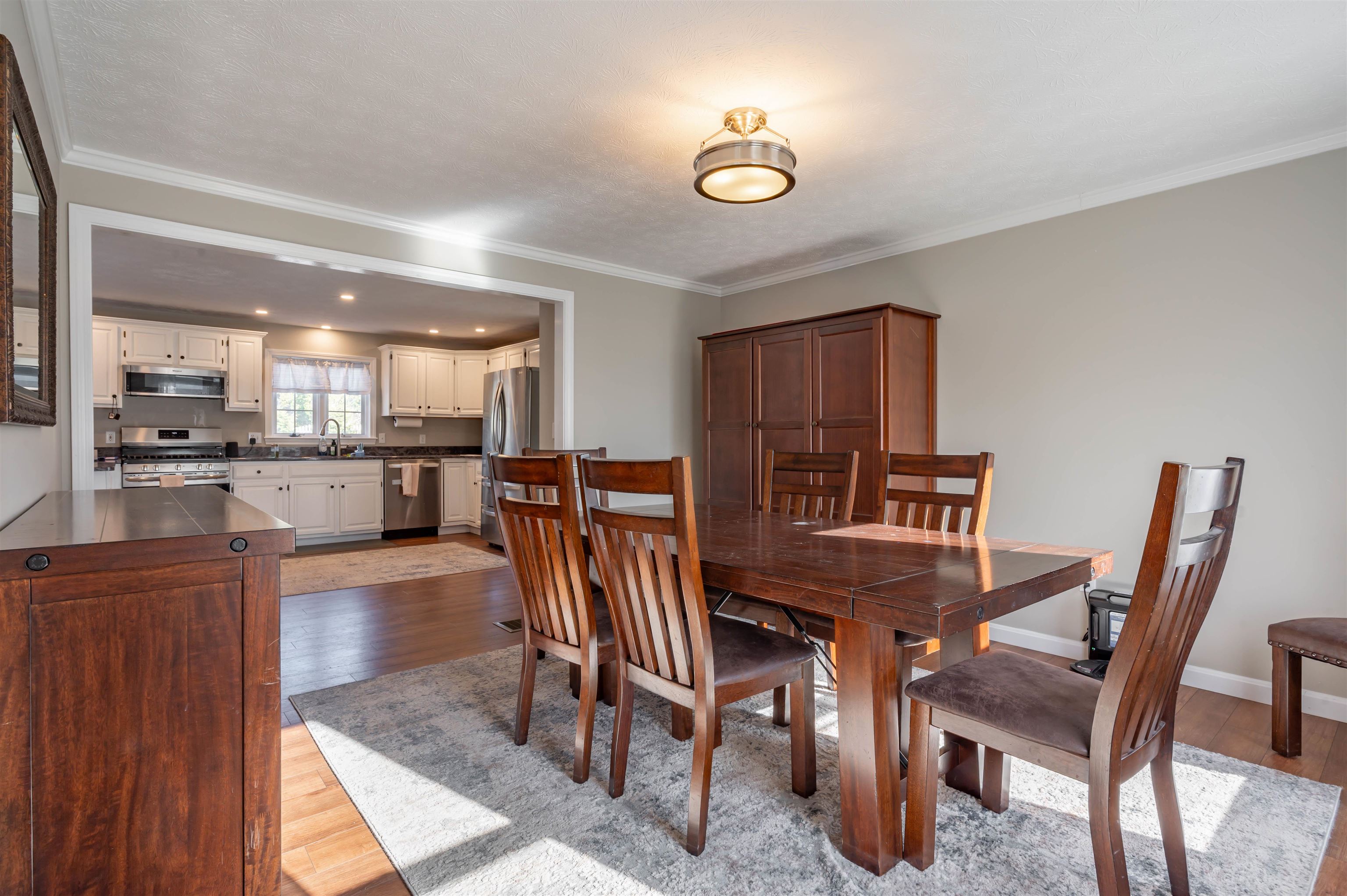 4 Chelsea Ct, Nashua, NH 03062