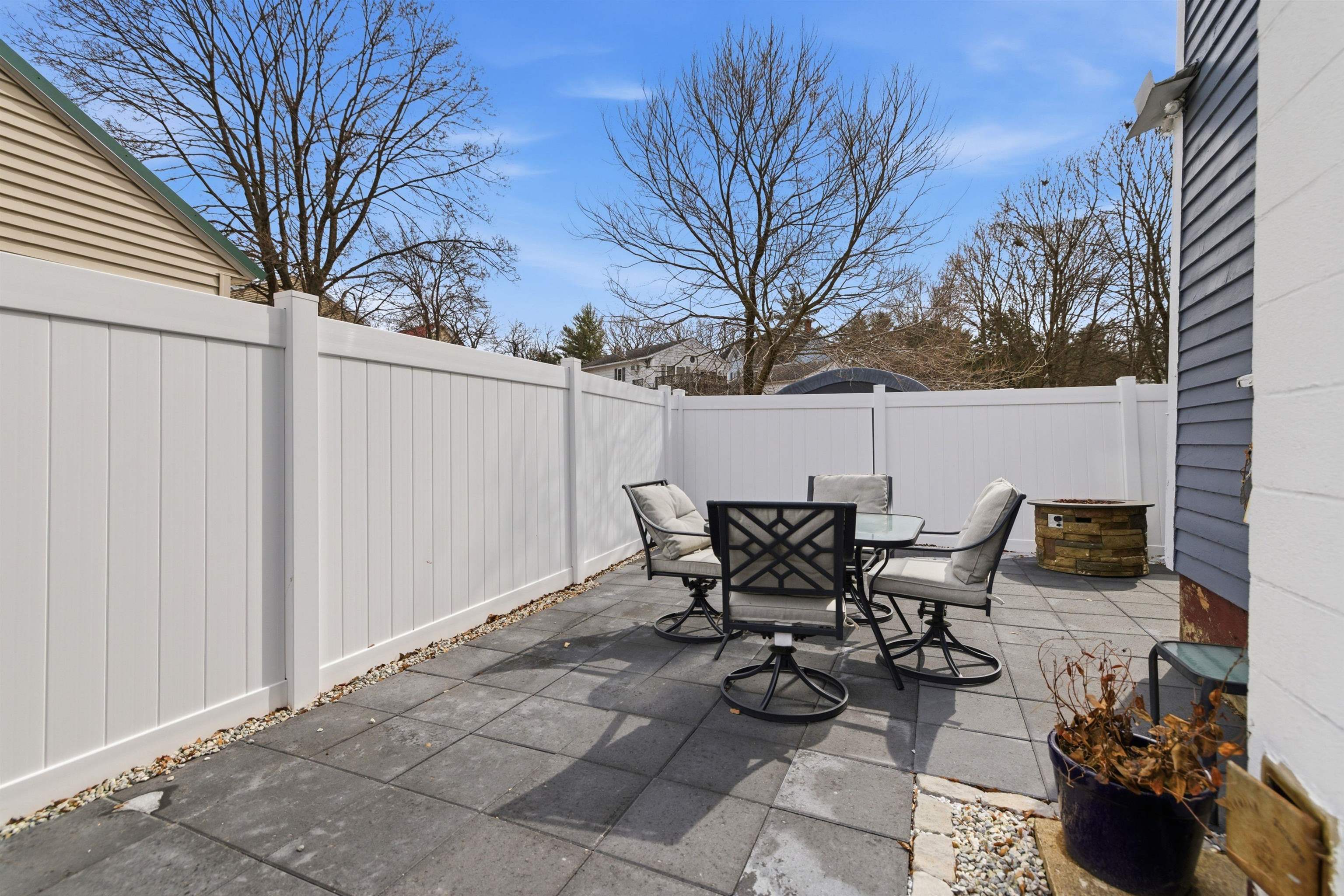 9 Forest St, Concord, NH 03301