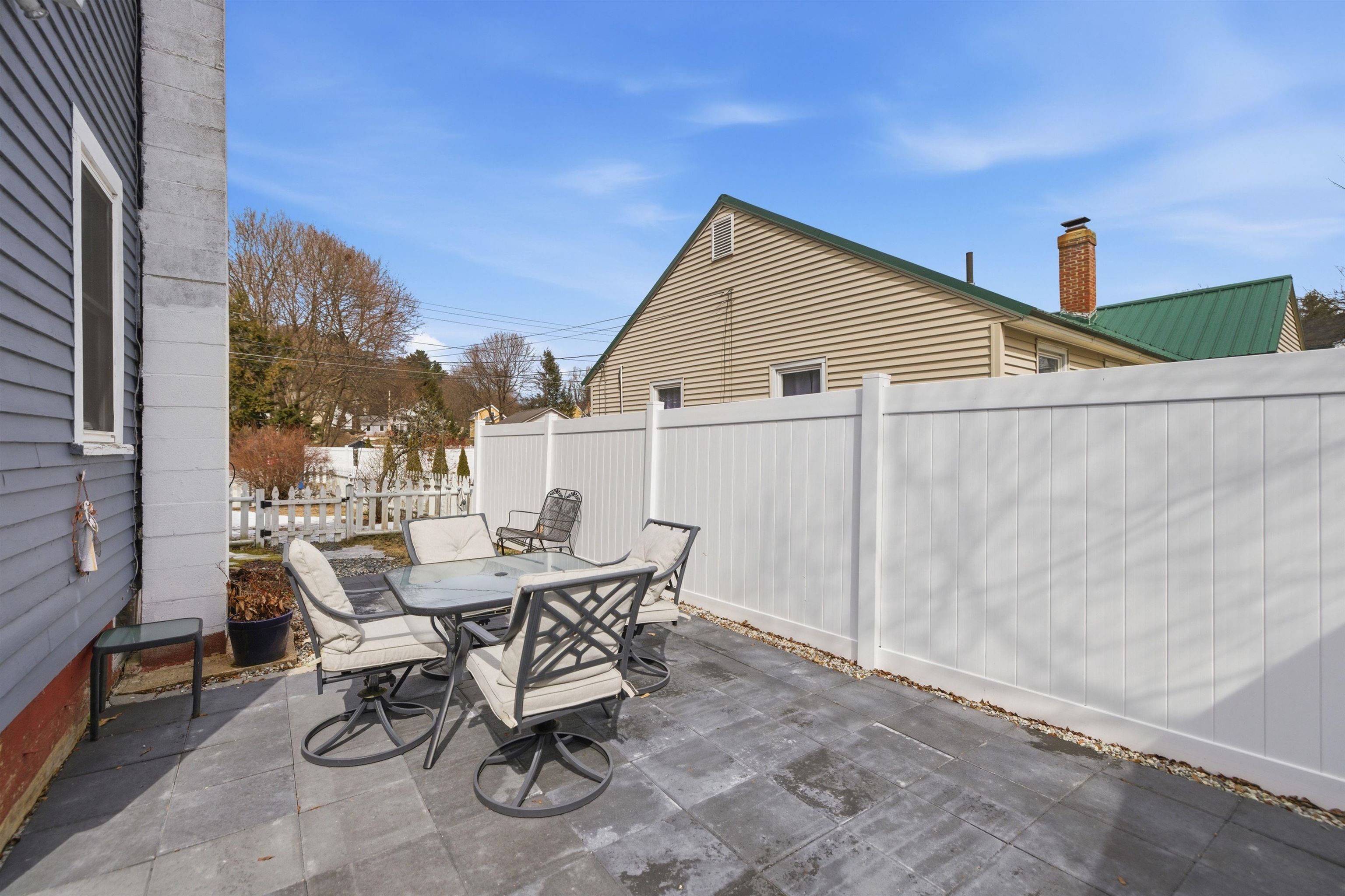 9 Forest St, Concord, NH 03301