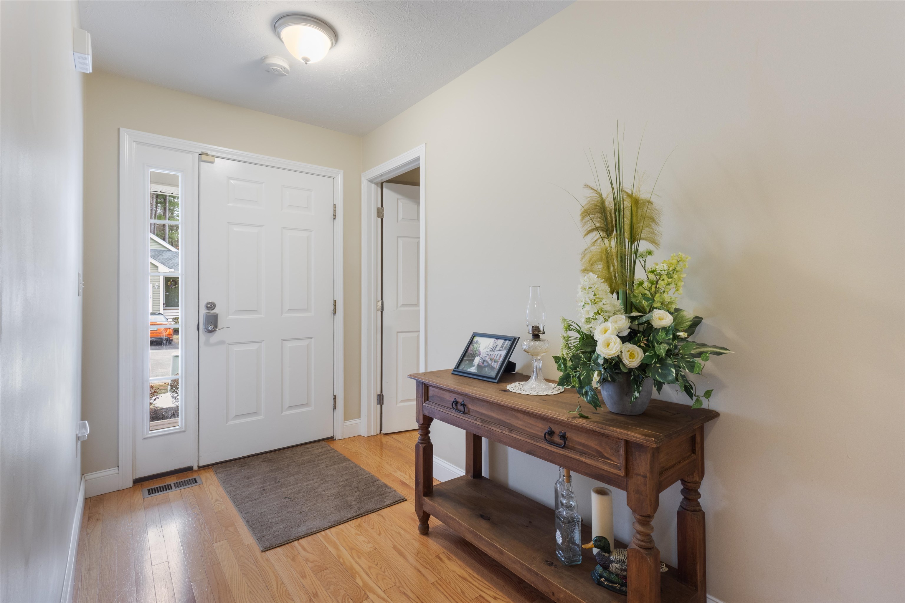 40 Hollow Ridge Dr, Nashua, NH 03062