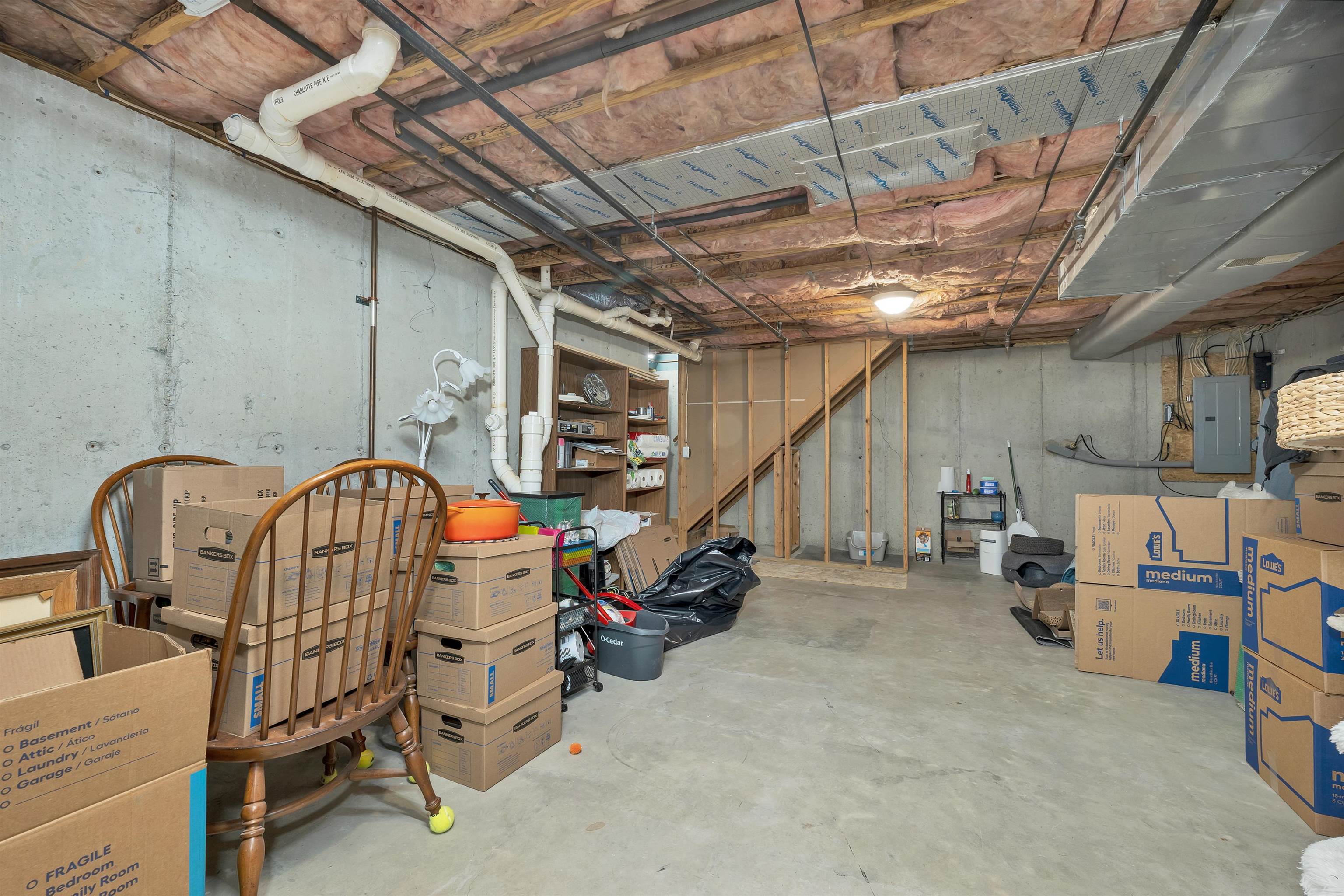Unfinished basement, room to expland or for storage