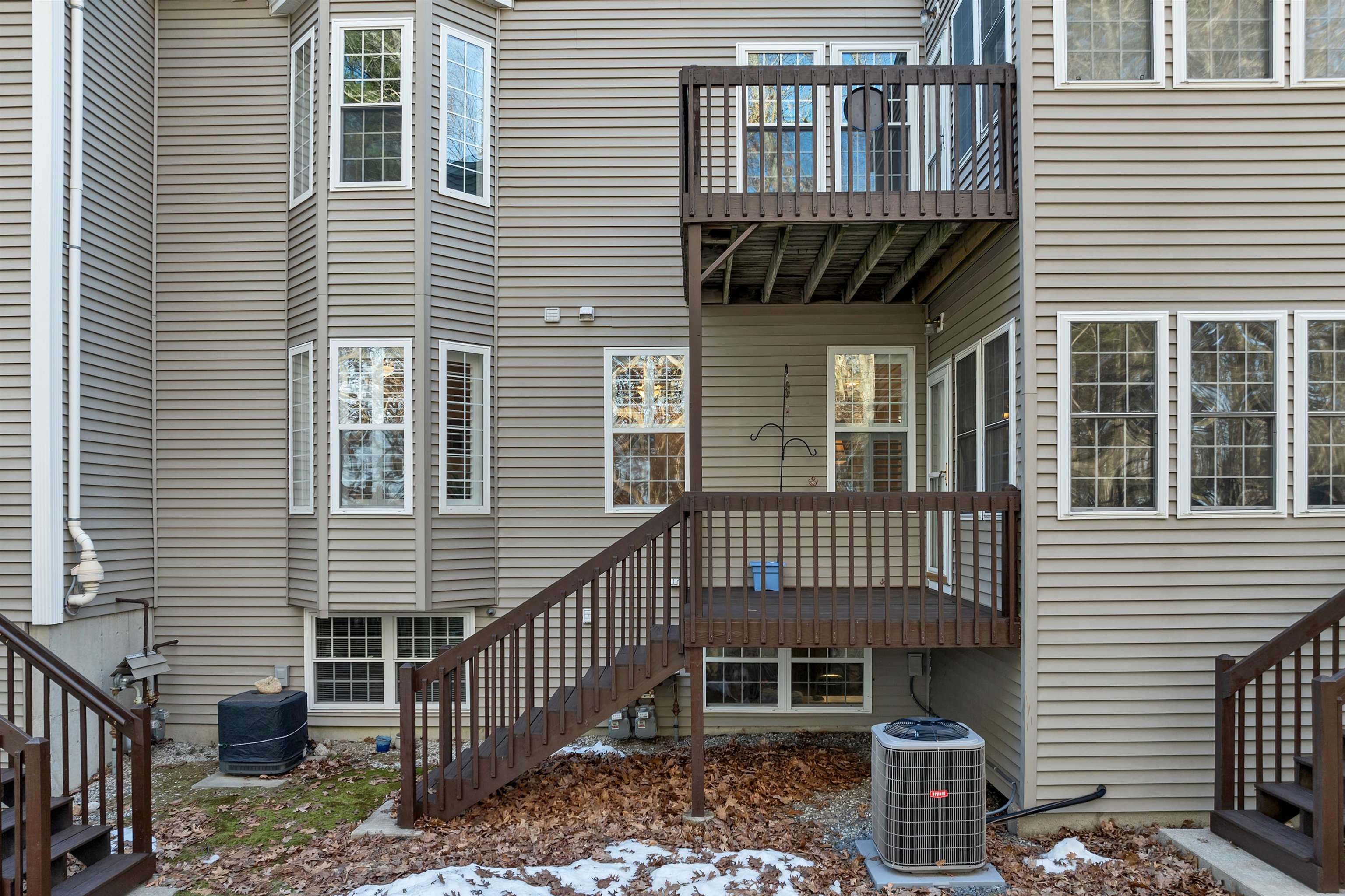 19 Summer Snow Ln, Bedford, NH 03110