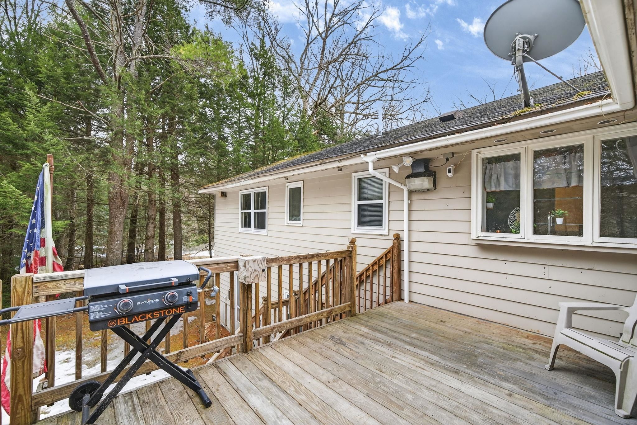 28 Spring Rd, Amherst, NH 03031