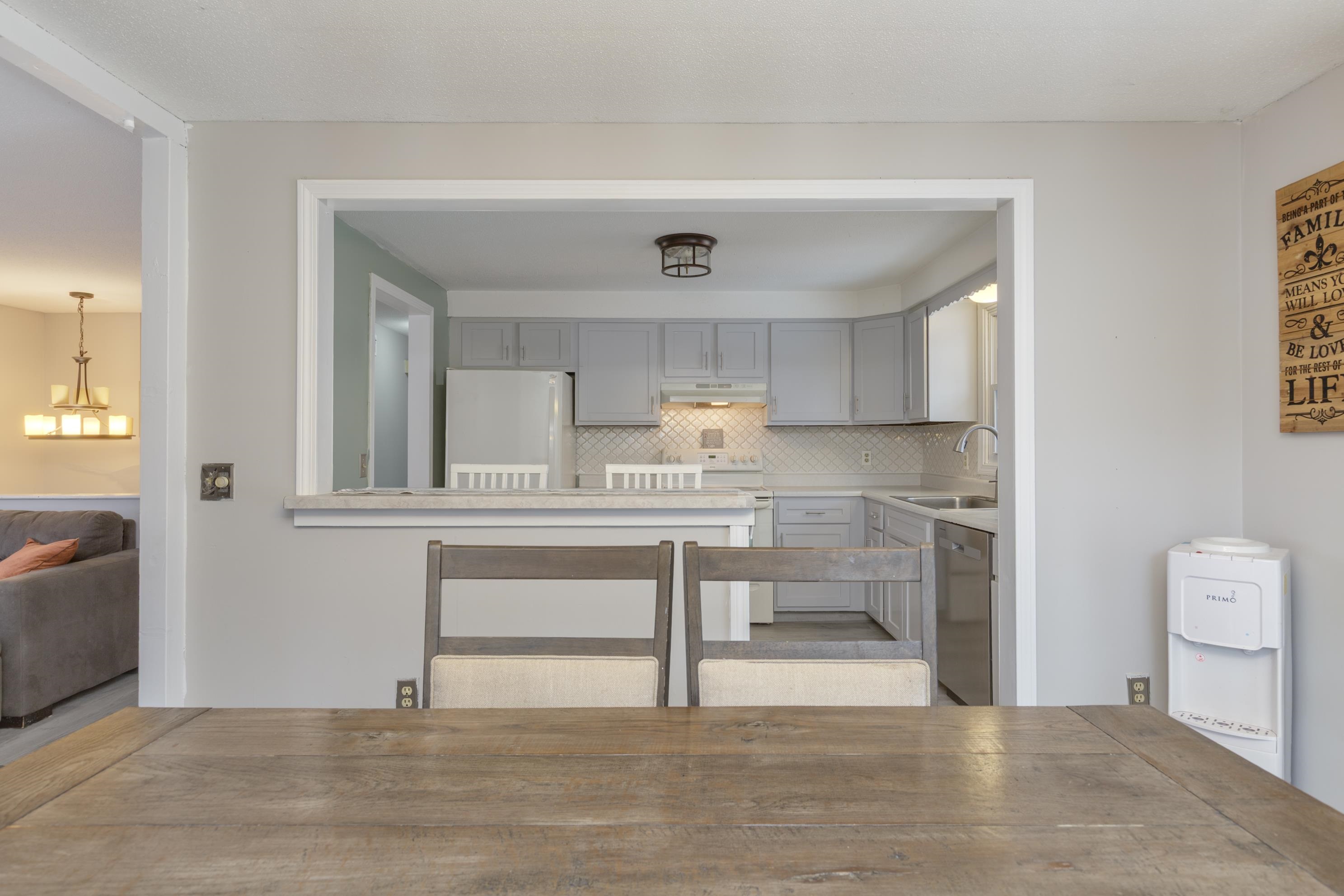 46 Stark Ln, Litchfield, NH 03052