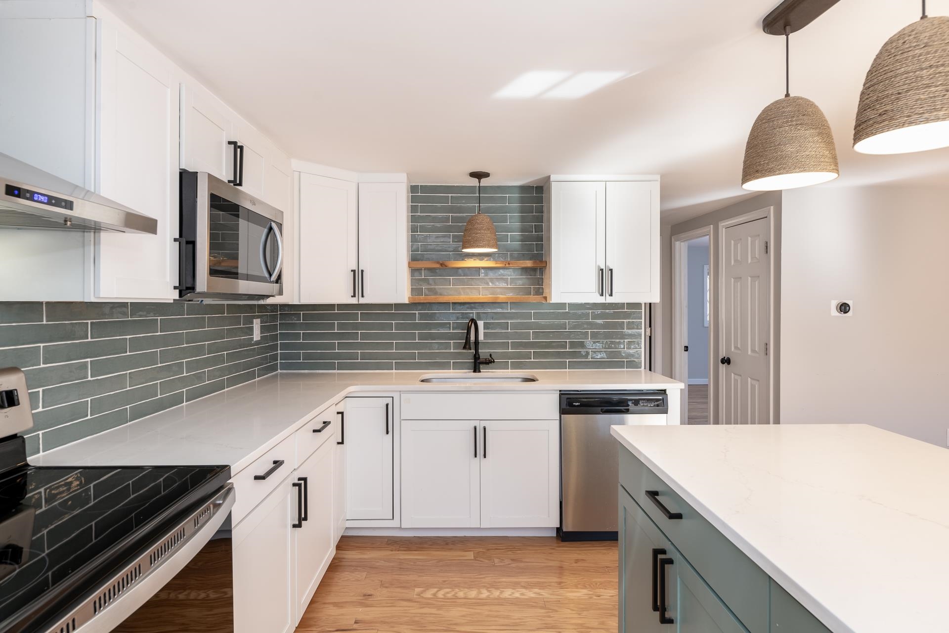 50 Mountain View Dr, Moultonborough, NH 03254