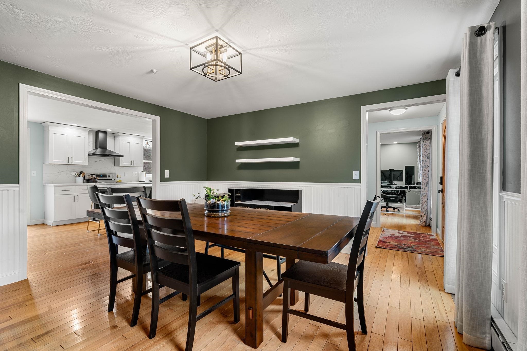 2 Sara Beth Ln, Londonderry, NH 03053