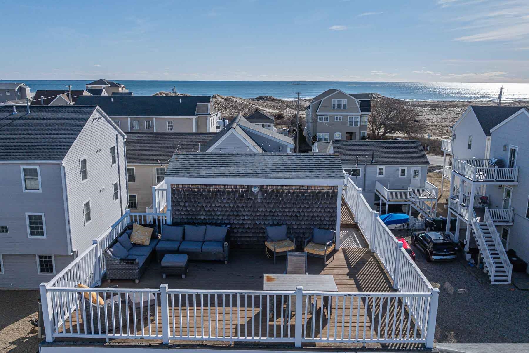 14-16 Dover Ave, Hampton, NH 03842