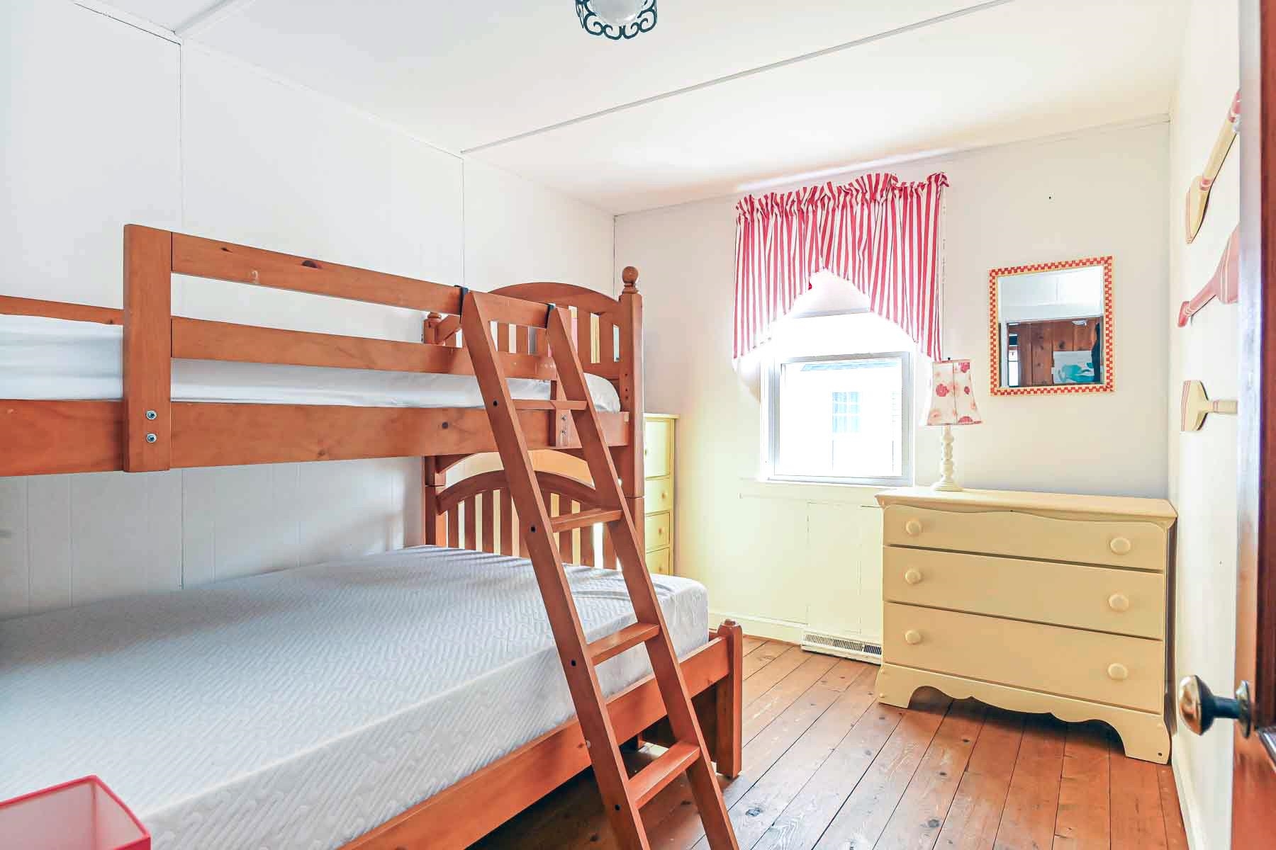 14-16 Dover Ave #1, Hampton, NH 03842