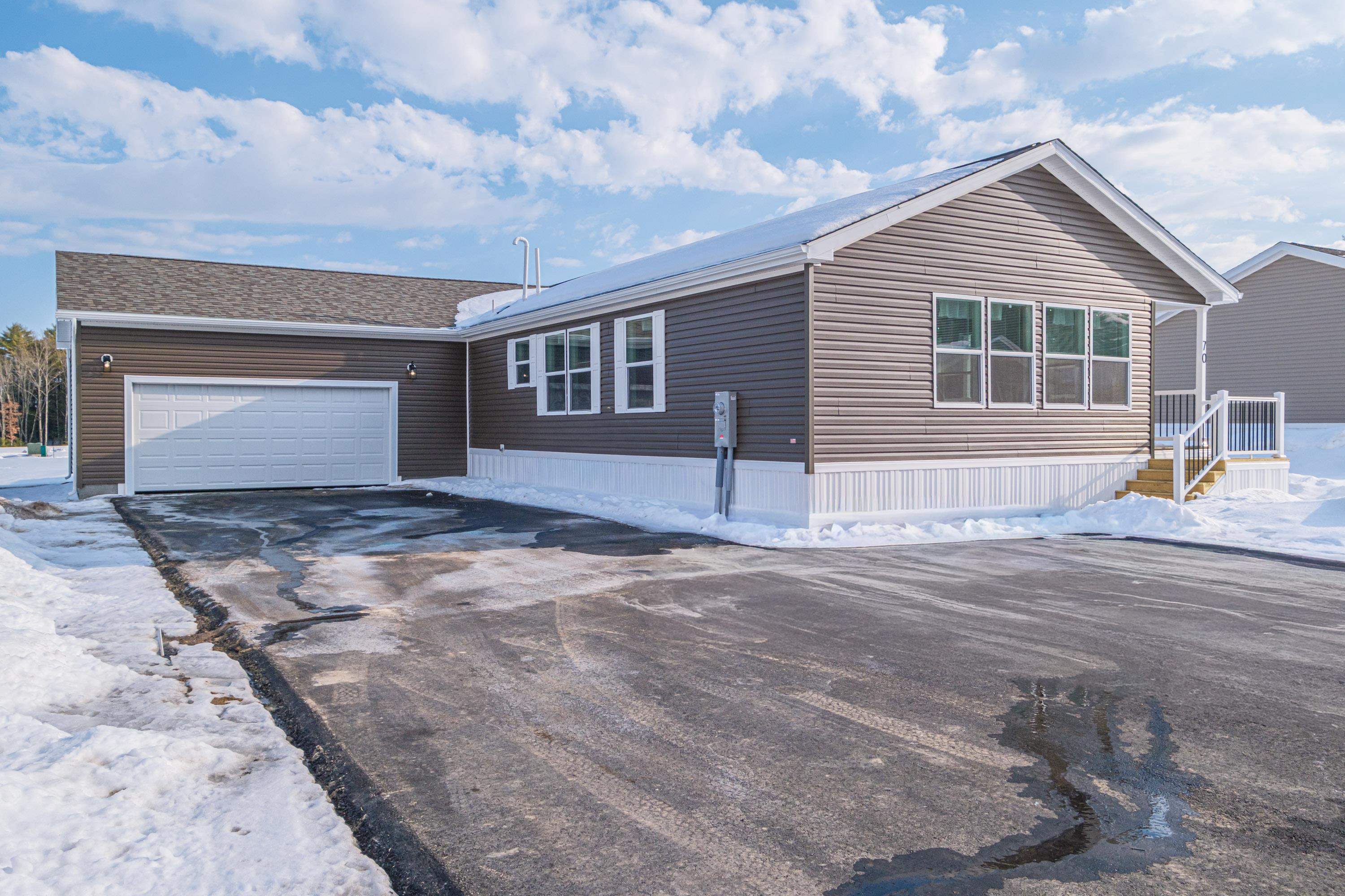 70 Diamondback Dr, Rochester, NH 03868