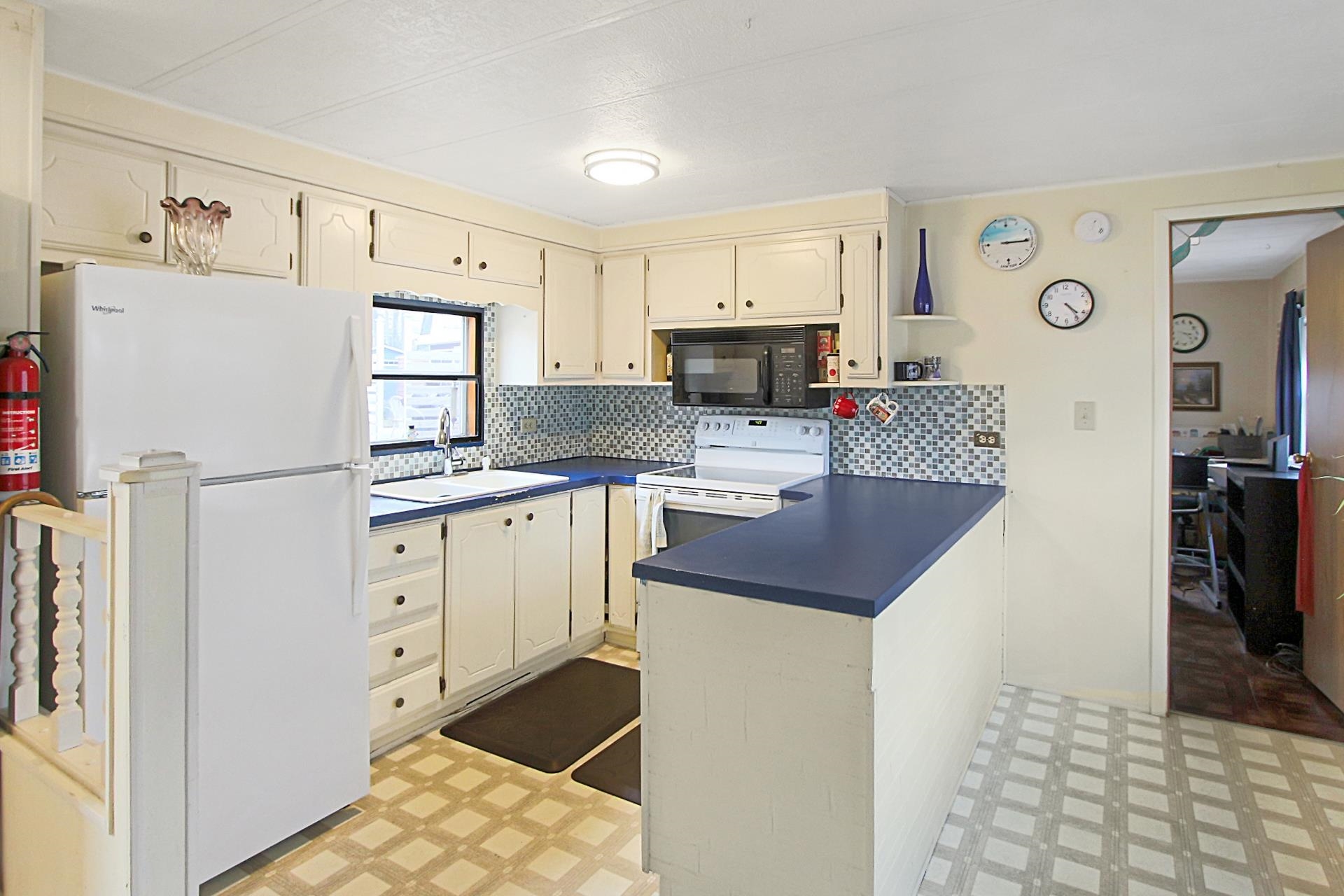 71 Cynthia Cir, Seabrook, NH 03874