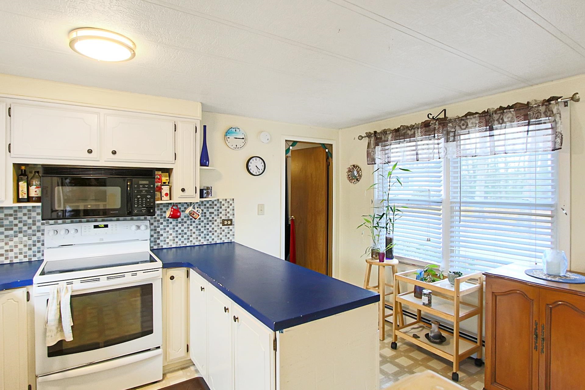 71 Cynthia Cir, Seabrook, NH 03874