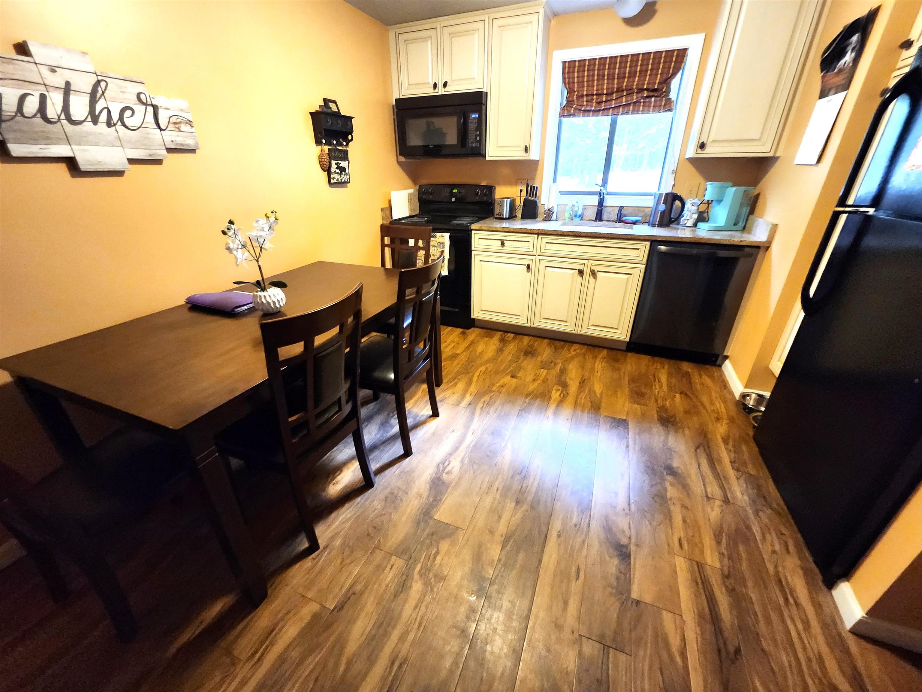 12 Streamside Rd, Campton, NH 03223