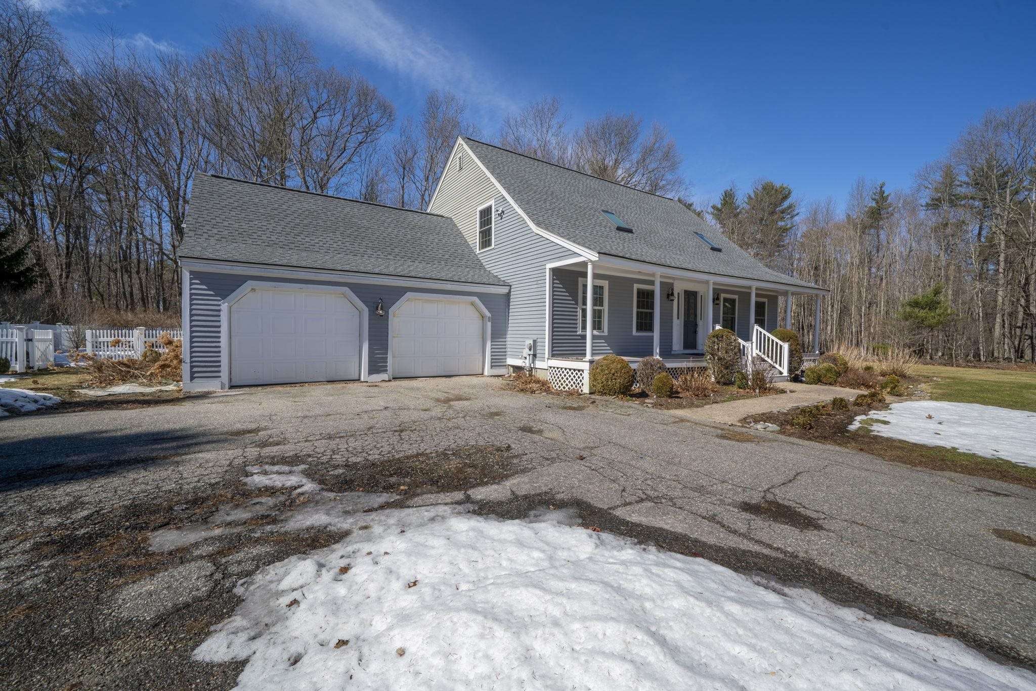 13 Forest Dr, East Kingston, NH 03827