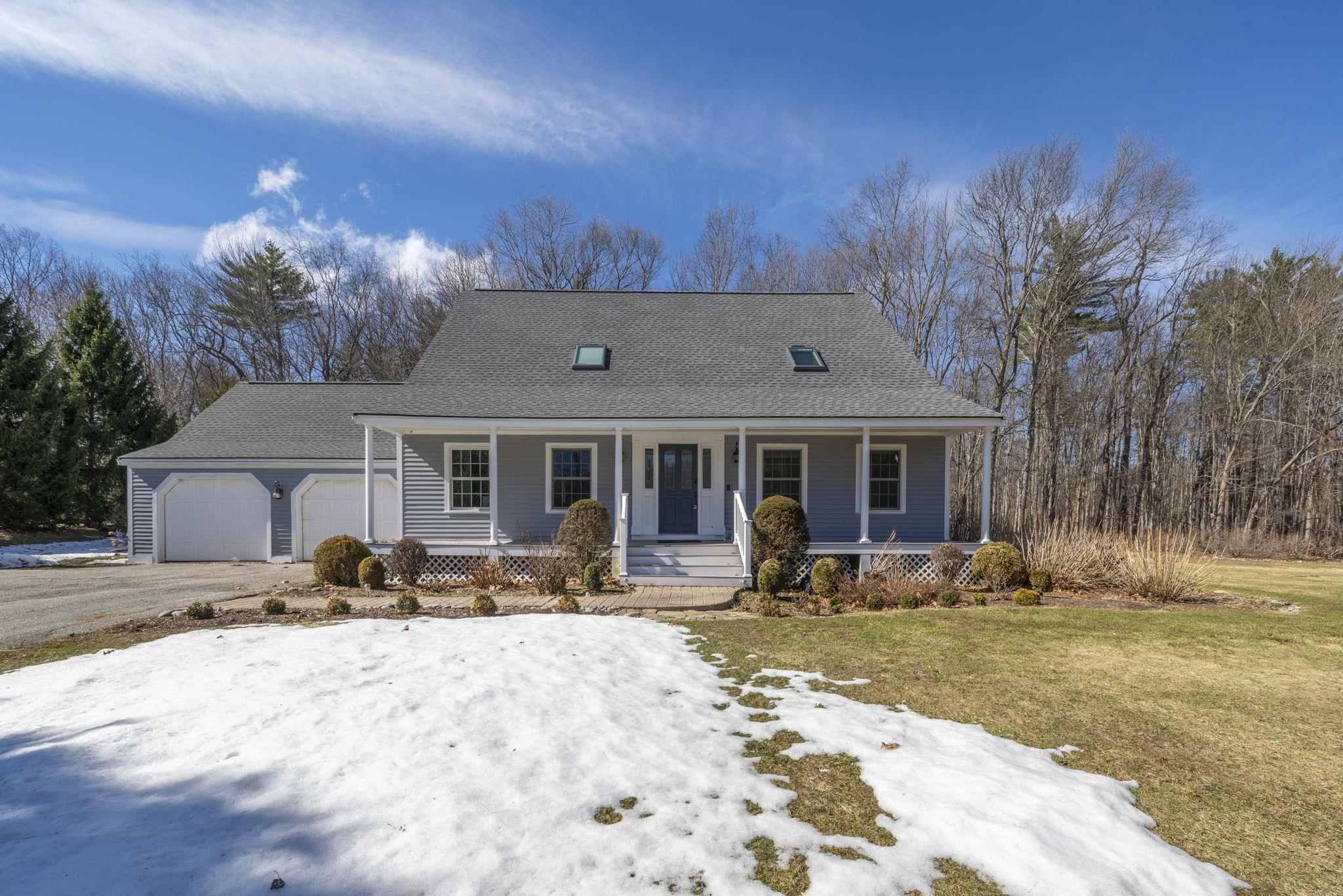 13 Forest Dr, East Kingston, NH 03827