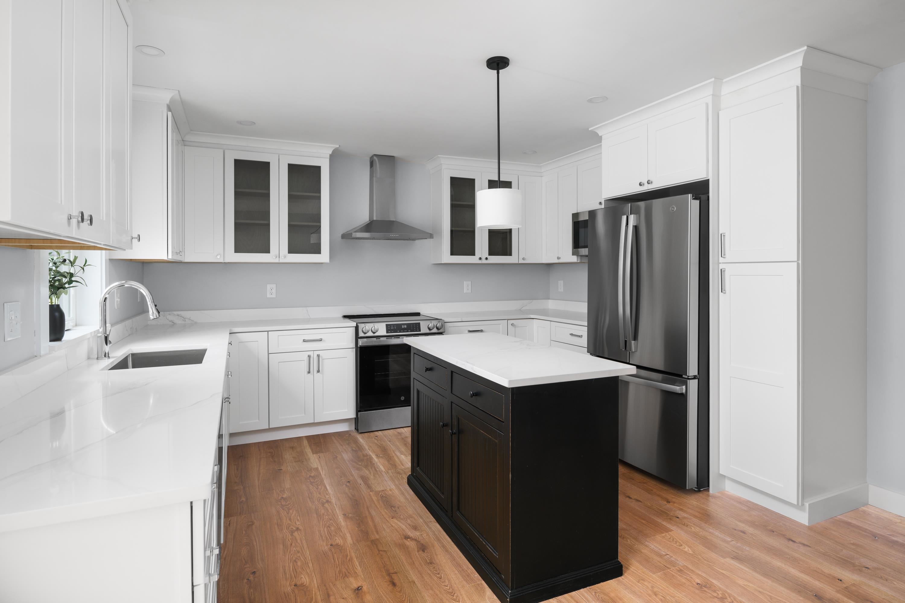 11 Ayers Ln, Dover, NH 03820