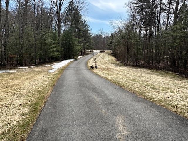 43 Lampton Ln, Derry, NH 03308