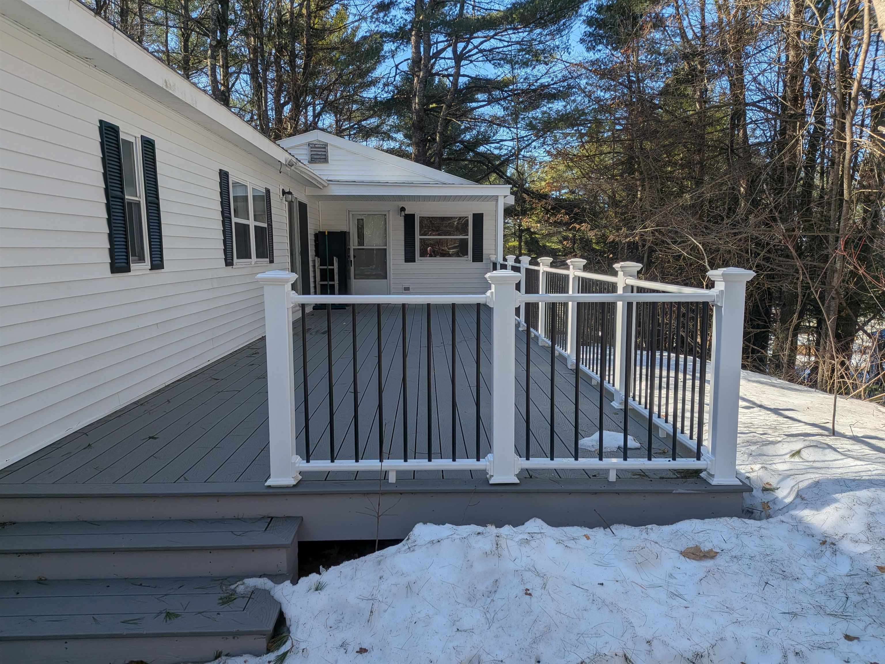 22 Fir Tree Ln, Tuftonboro, NH 03816