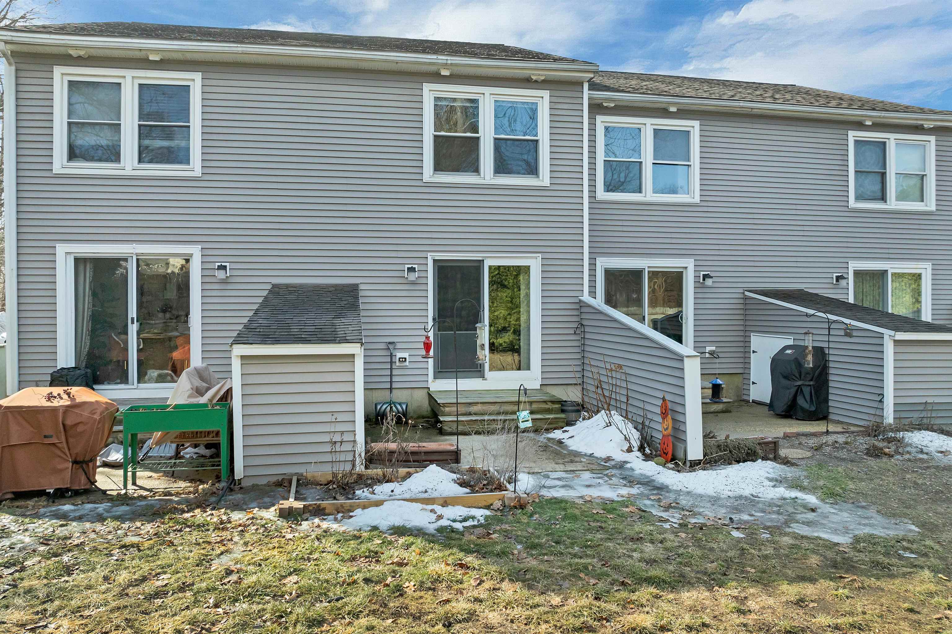 15 Wyman St, Concord, NH 03301