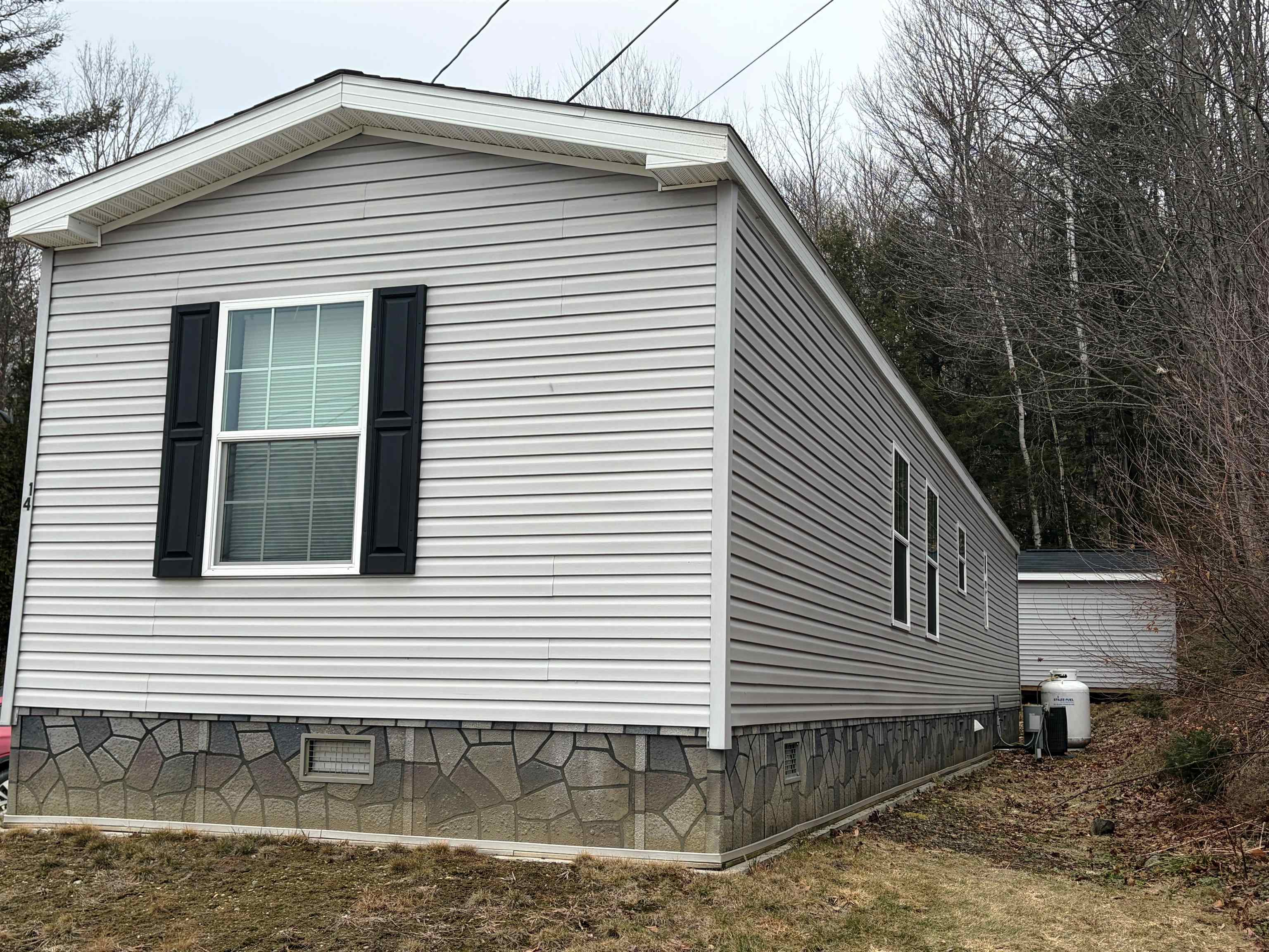 14 Hilltop Manor Mobile Home Pk, Littleton, NH 03561
