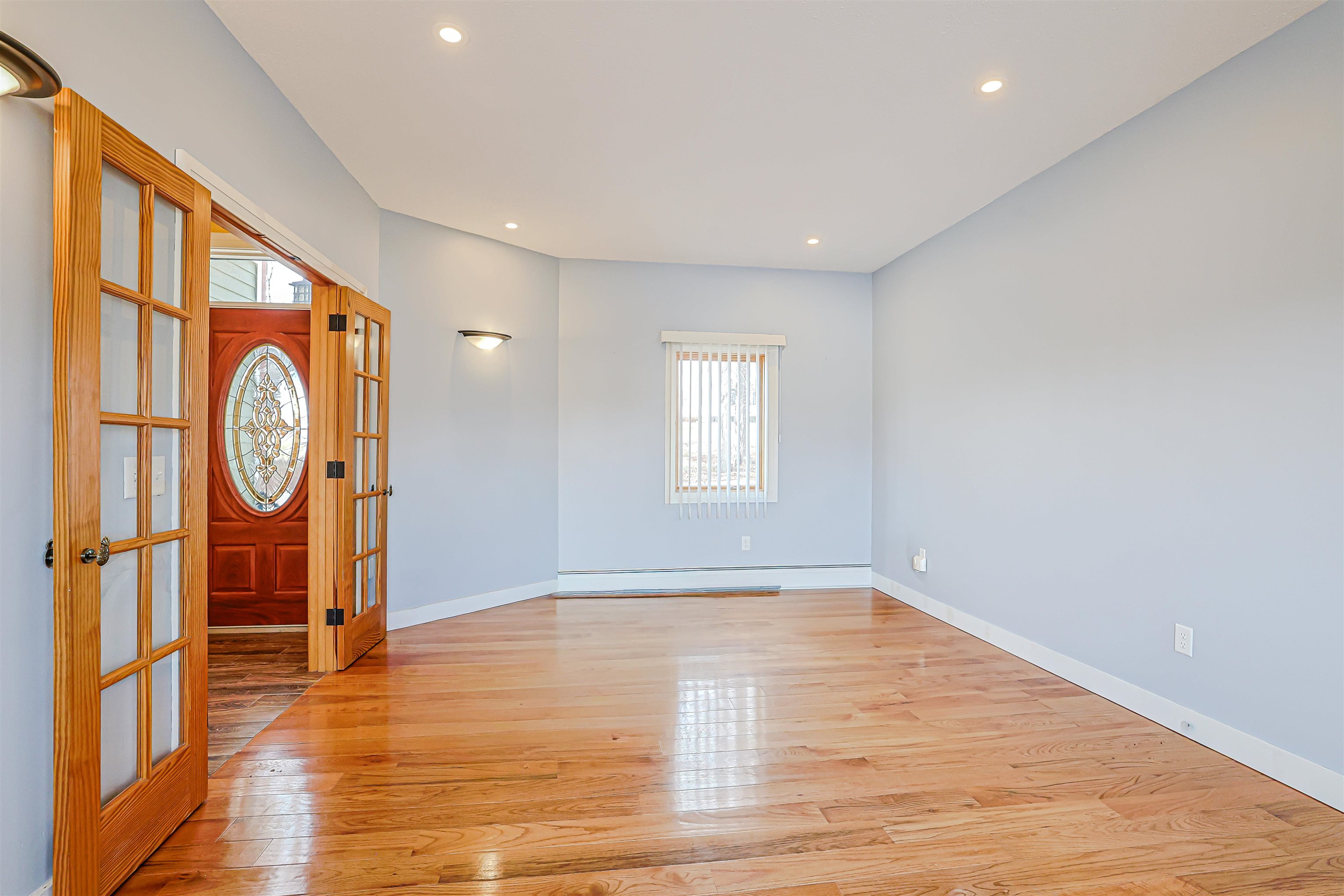 42 N Main St, Boscawen, NH 03303