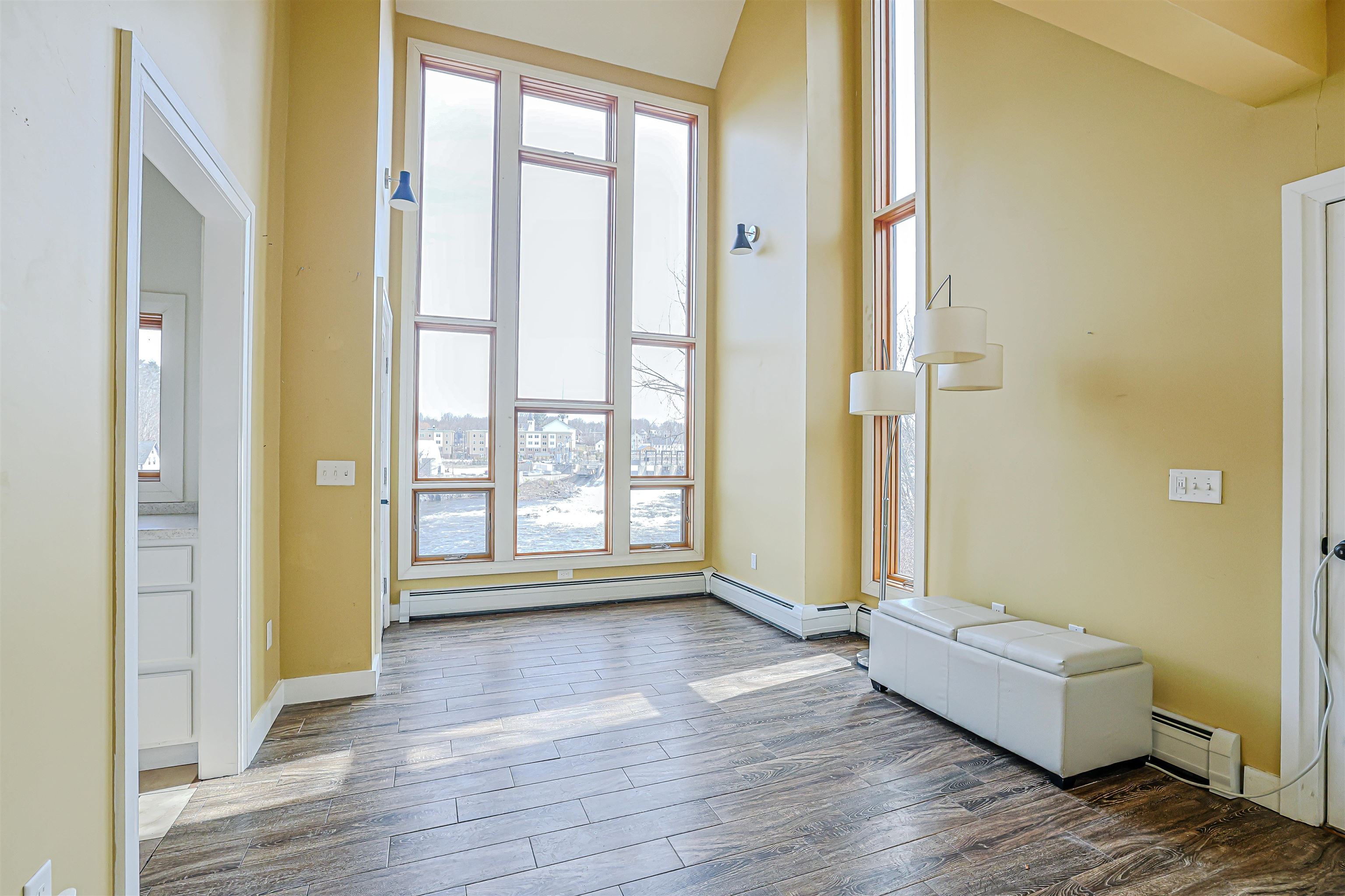 42 N Main St, Boscawen, NH 03303