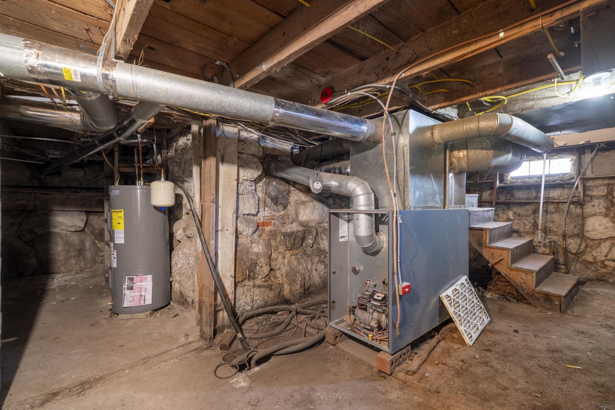 70 Bridge St, Hillsborough, NH 03244